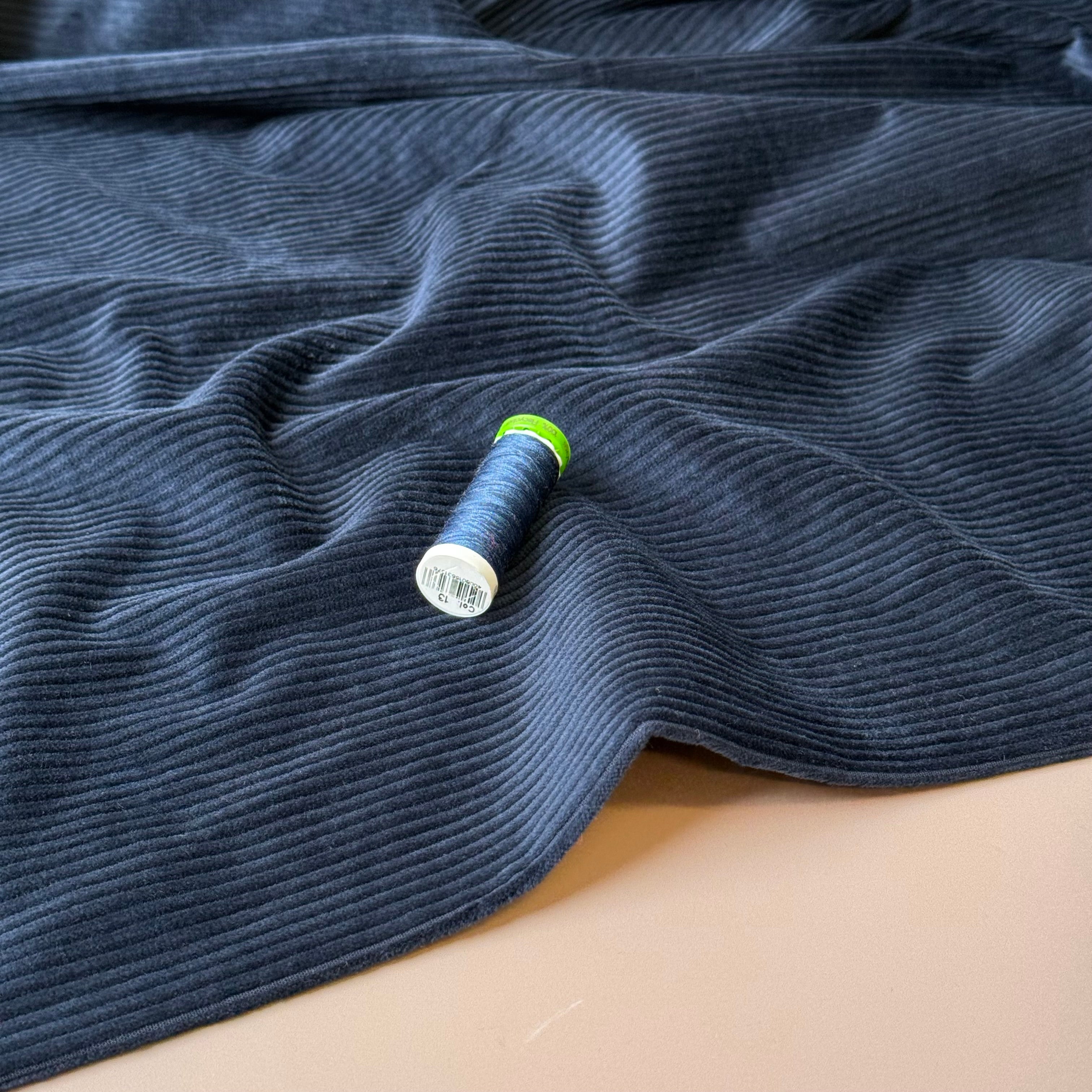 Stretch Washed Corduroy 4.5W in Navy