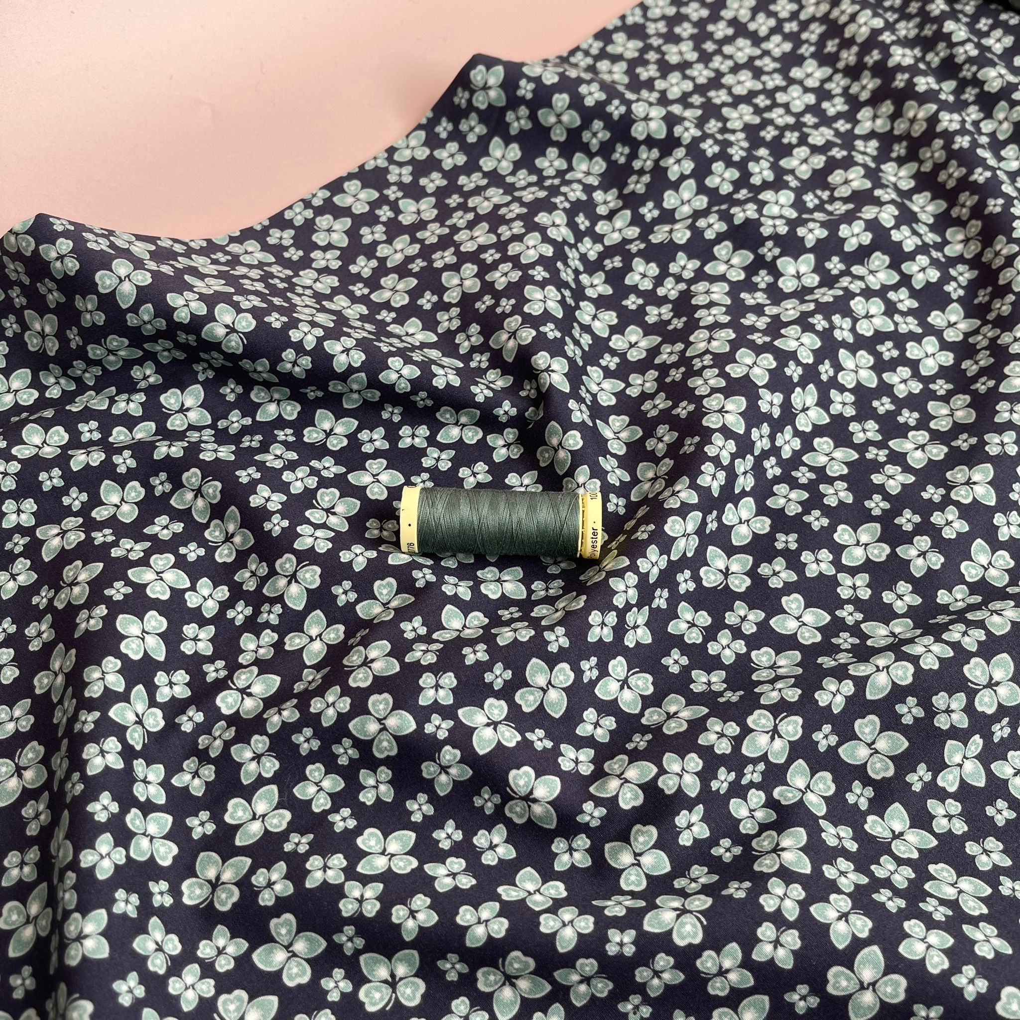 REMNANT 0.74 Metre - Deadstock Clovers Cotton Sateen Fabric