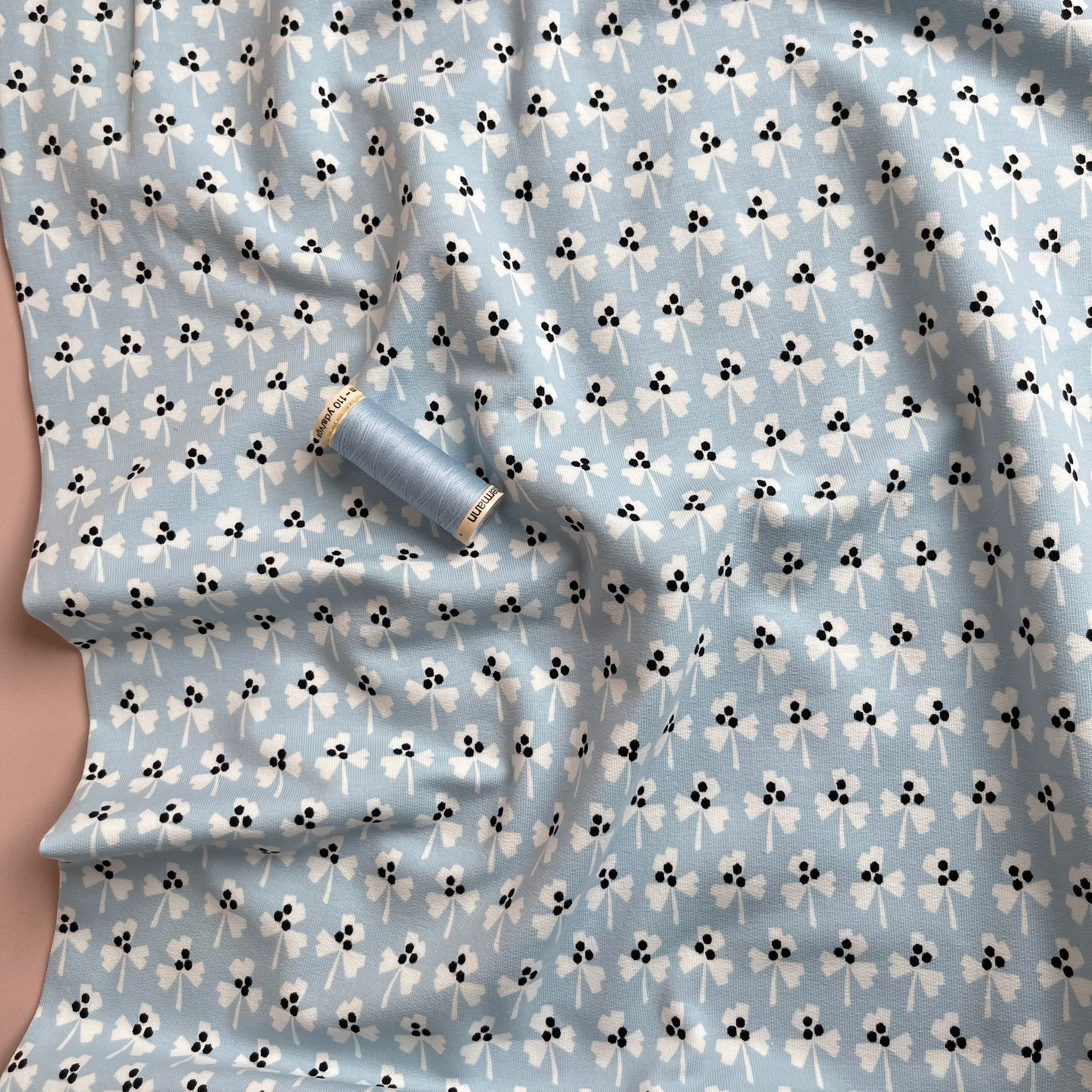 REMNANT 1.27 metres + free 14cm fault - Monochrome Clovers on Pale Blue Cotton French Terry