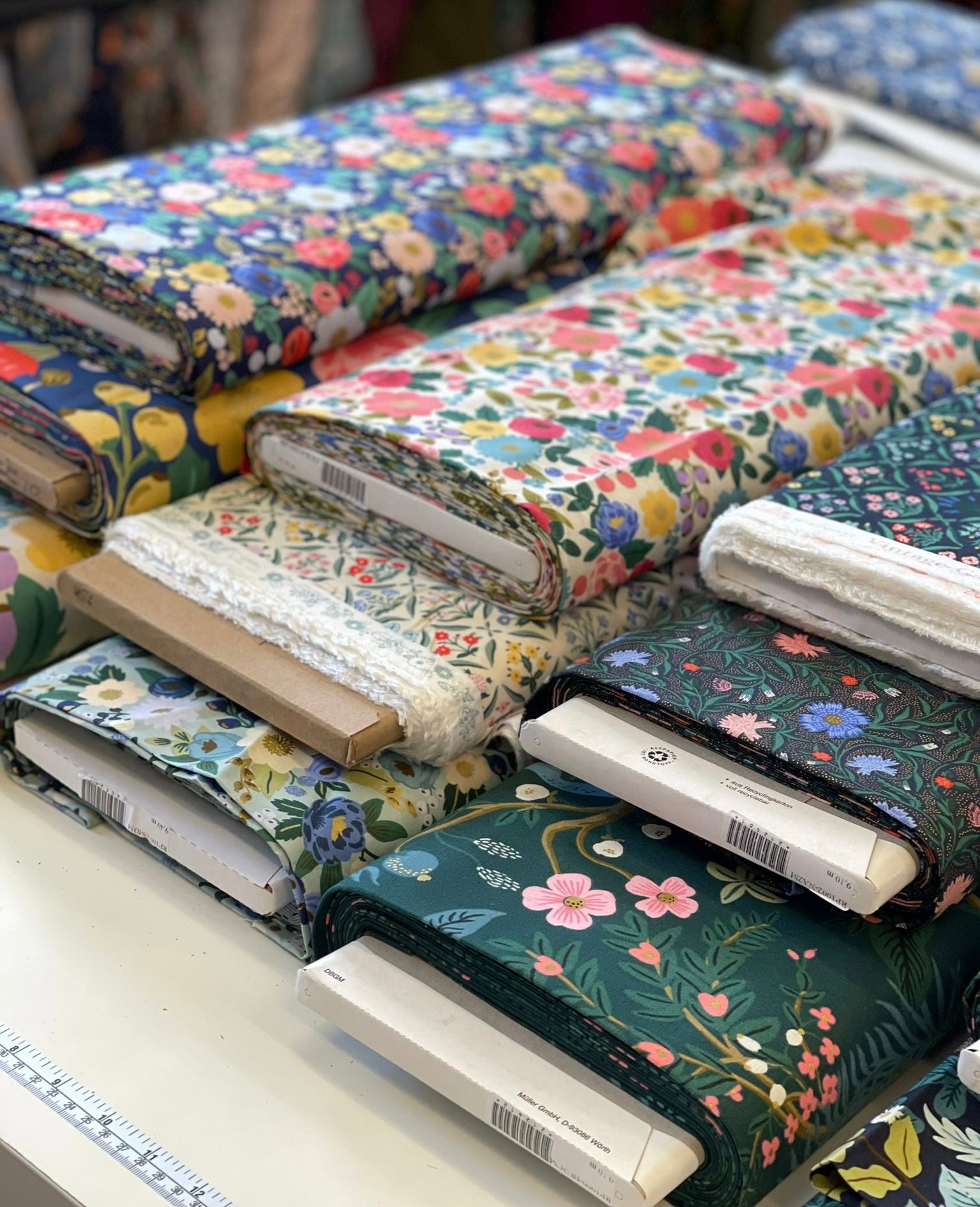 Rifle Paper Co - Vintage Blossom Mint Metallic Cotton from Vintage Garden