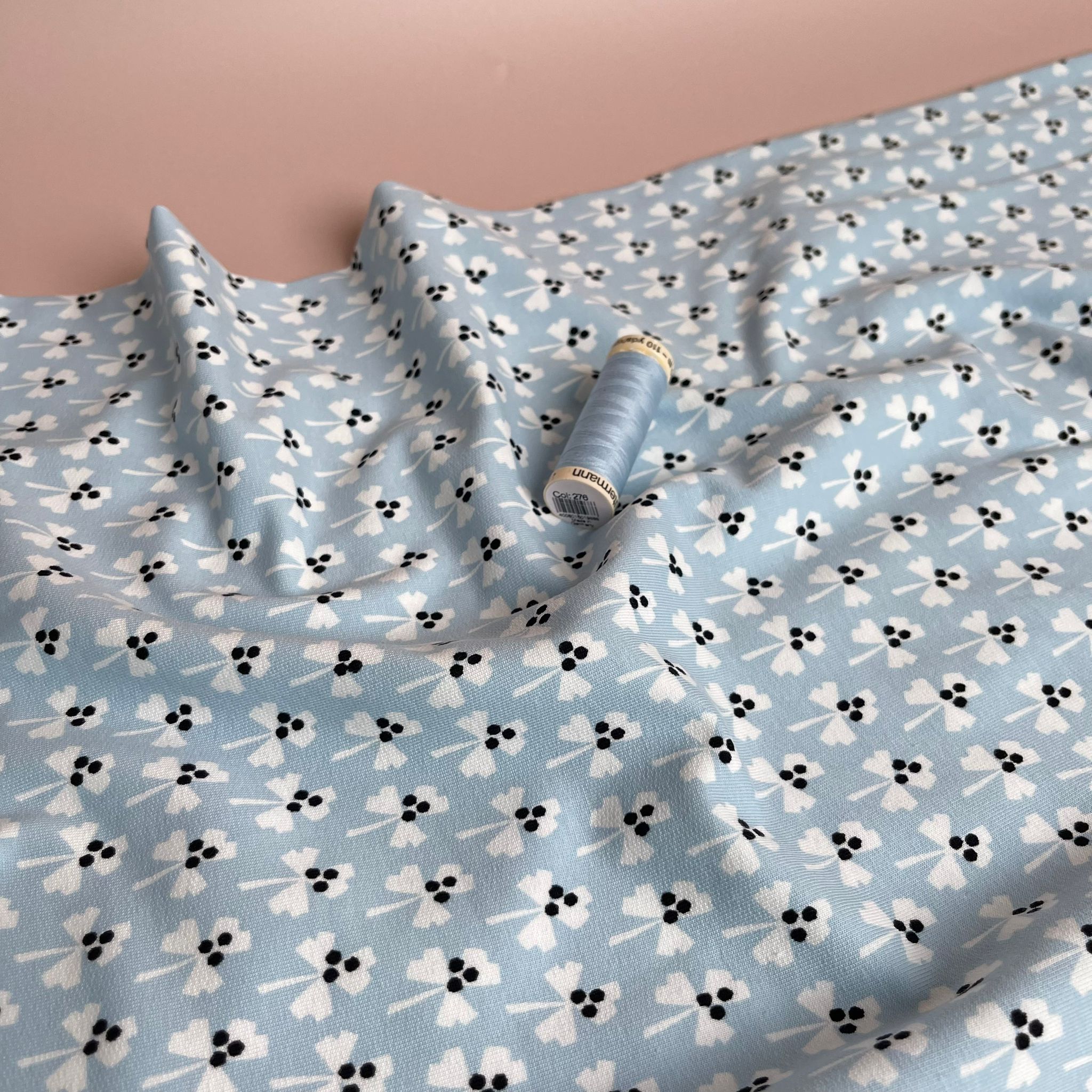 REMNANT 1.27 metres + free 14cm fault - Monochrome Clovers on Pale Blue Cotton French Terry