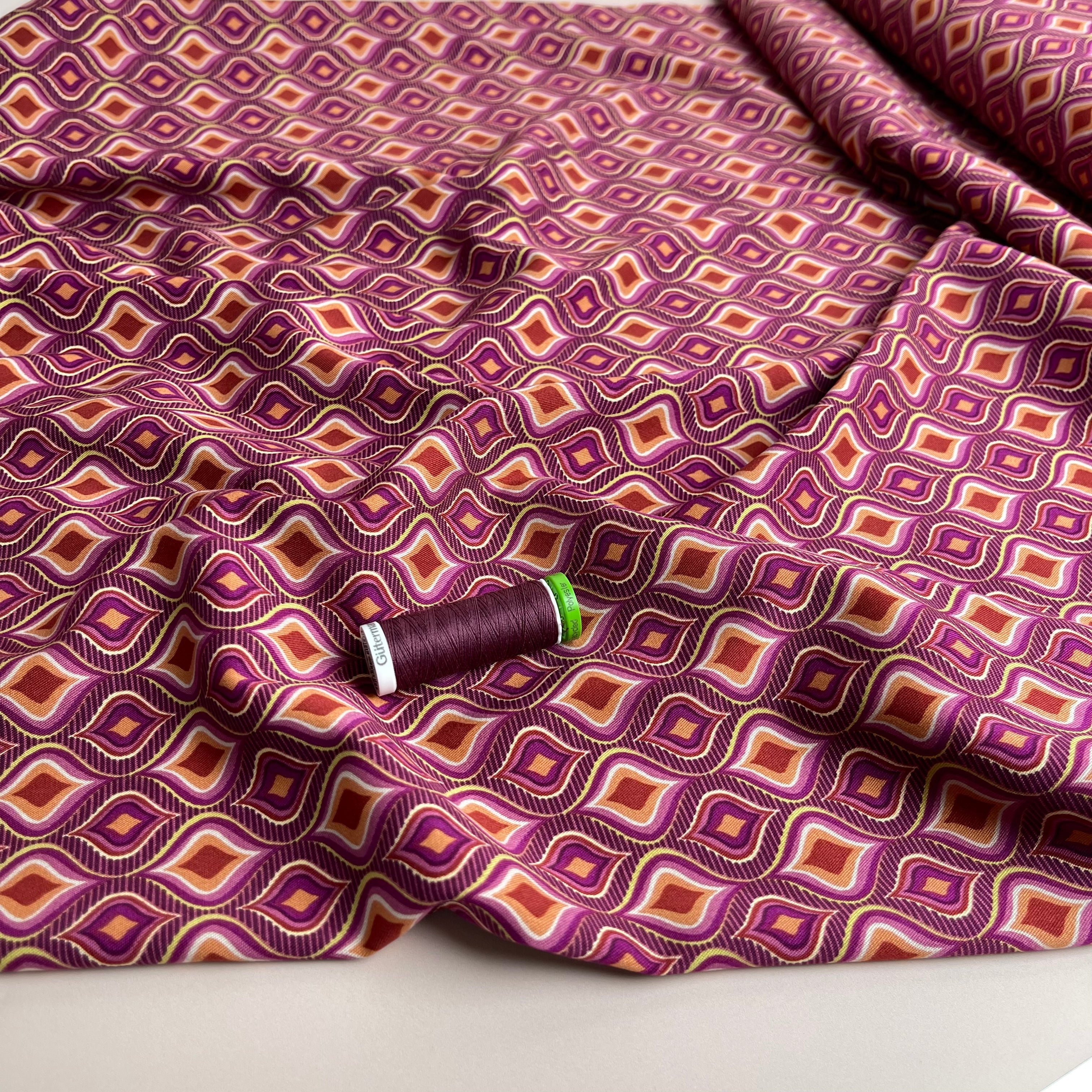 Rosella Retro in Mauve Stretch Viscose Twill Fabric