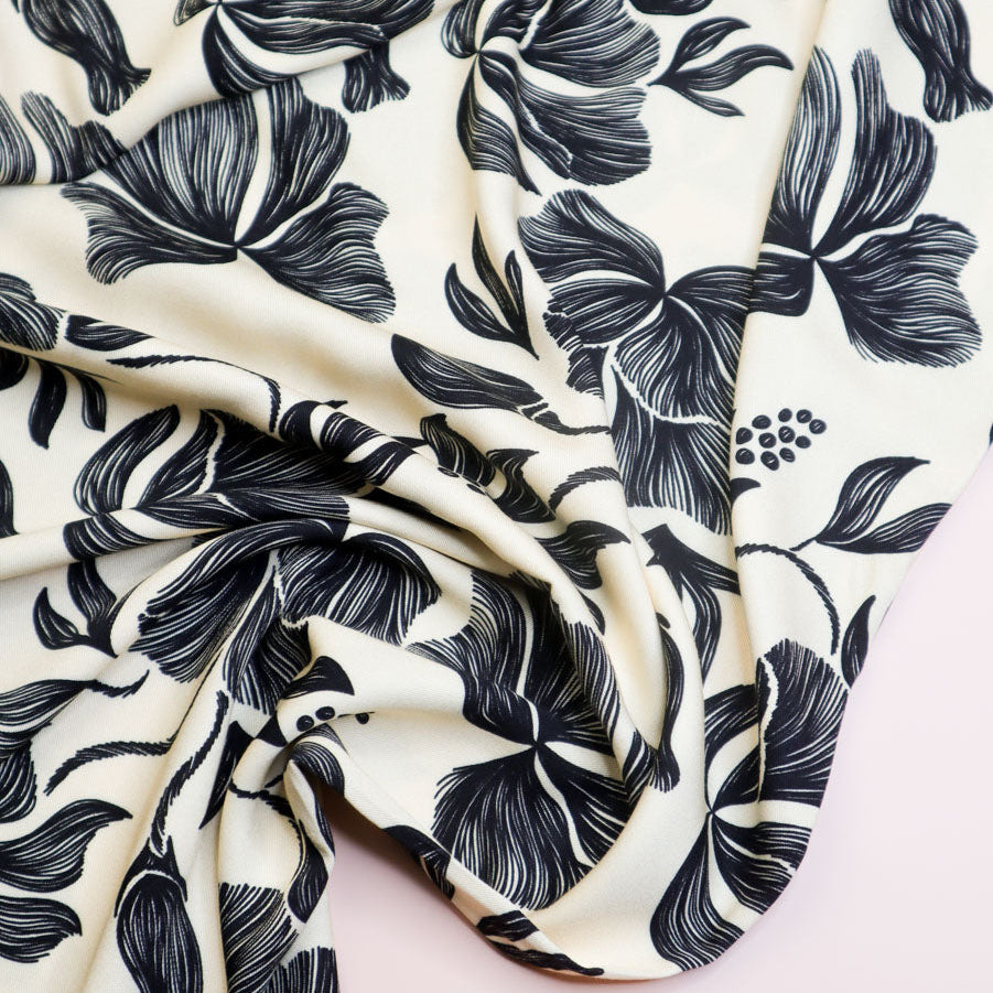 PRE-ORDER - MID SEPTEMBER DELIVERY Mind The MAKER - Lola Ivory Viscose Twill with LENZING™ ECOVERO™ fibres
