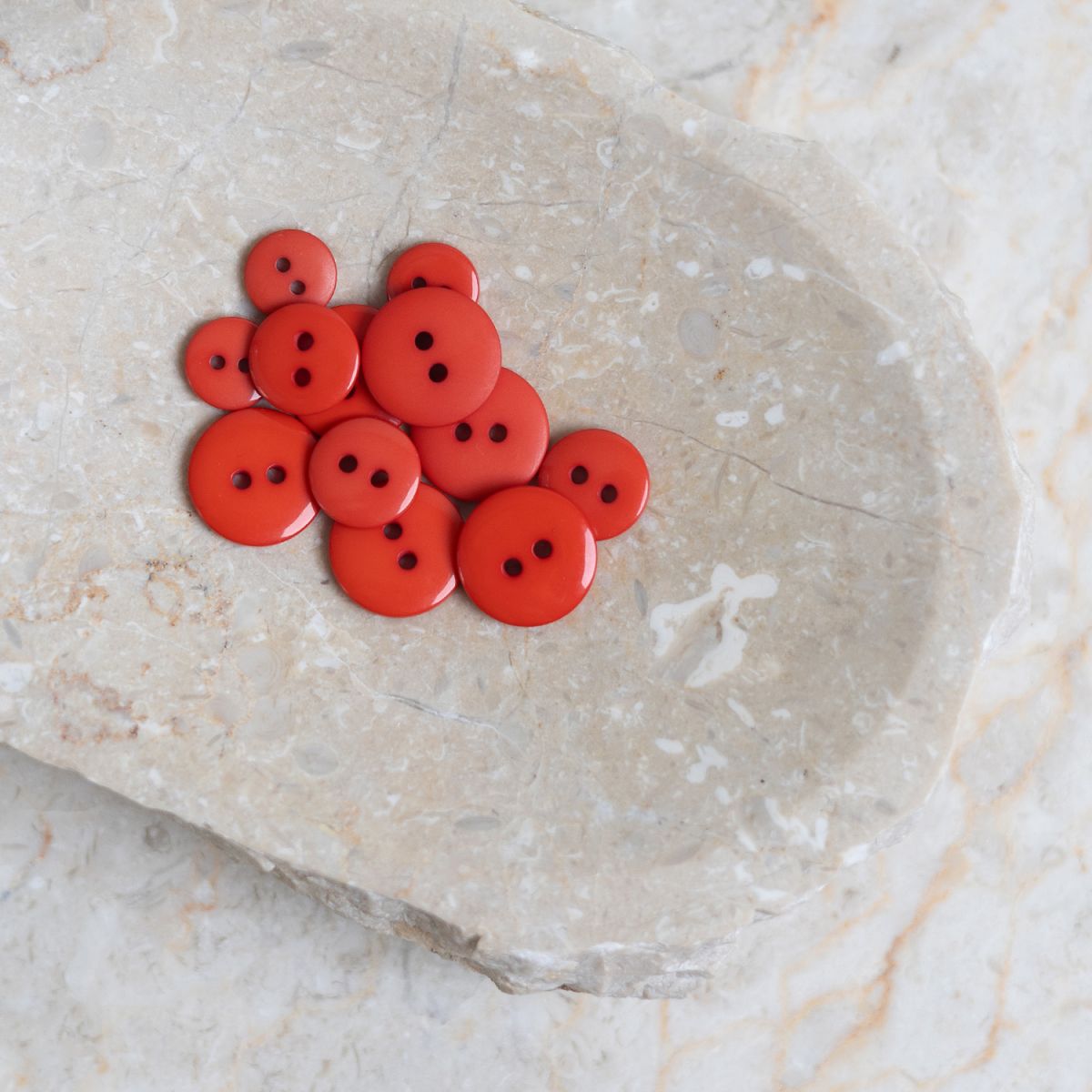 Atelier Brunette - Classic Shine Buttons - Poppy Tangerine 12mm