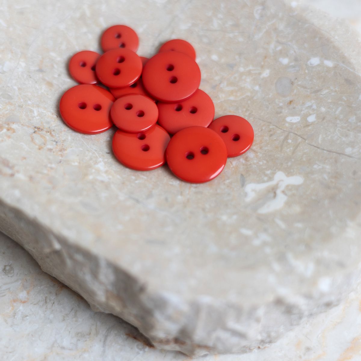 Atelier Brunette - Classic Shine Buttons - Poppy Tangerine 12mm