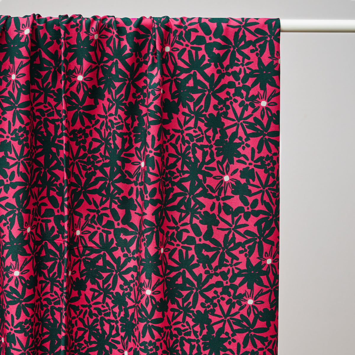Mind The MAKER - Flowery Crimson ECOVERO™ Viscose Leia Crepe Fabric
