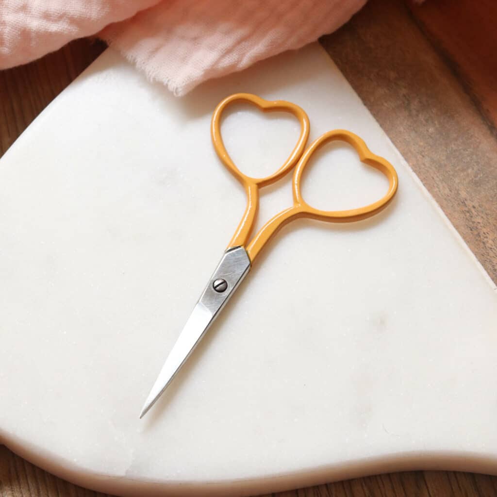 Lise Tailor - Heart Embroidery Scissors