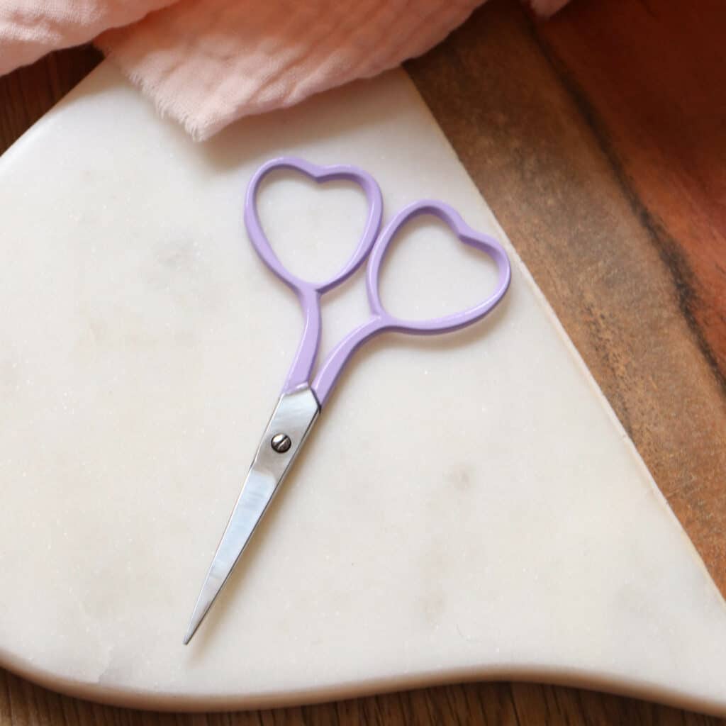 Lise Tailor - Heart Embroidery Scissors