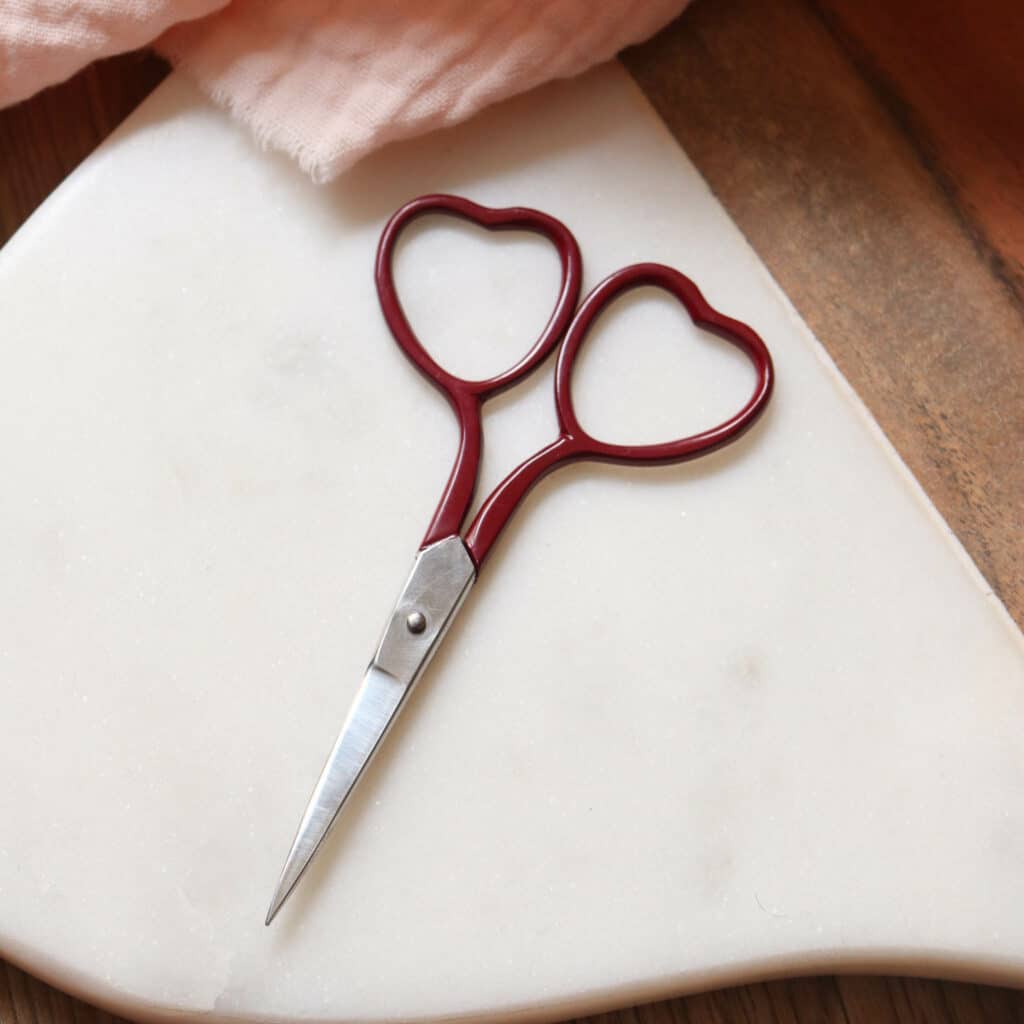 Lise Tailor - Heart Embroidery Scissors