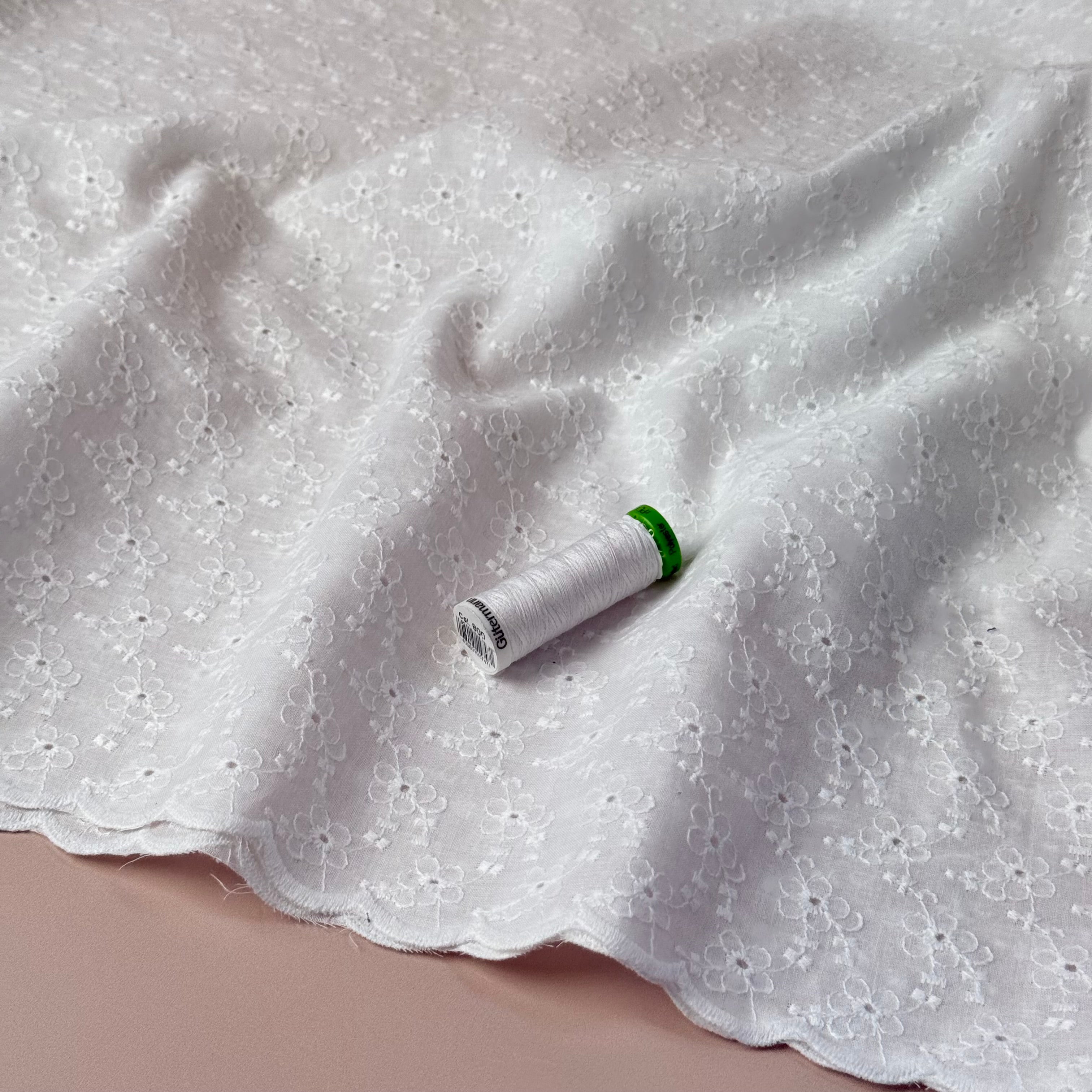 Scalloped Border Small Flowers Cotton Broderie Anglaise in White