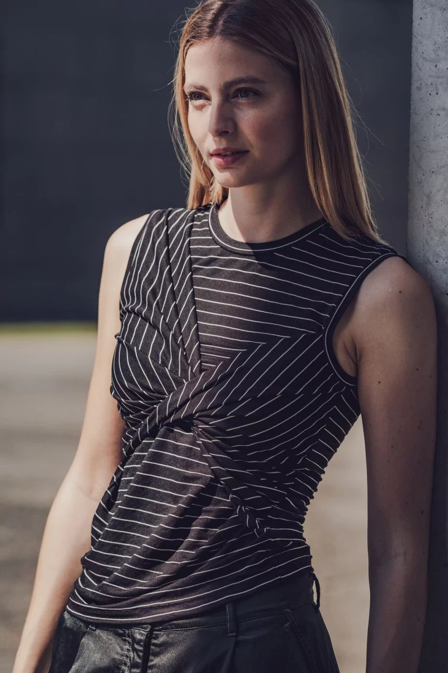 Fibre Mood - THALIA & TIANY Top Sewing Pattern 2 in 1