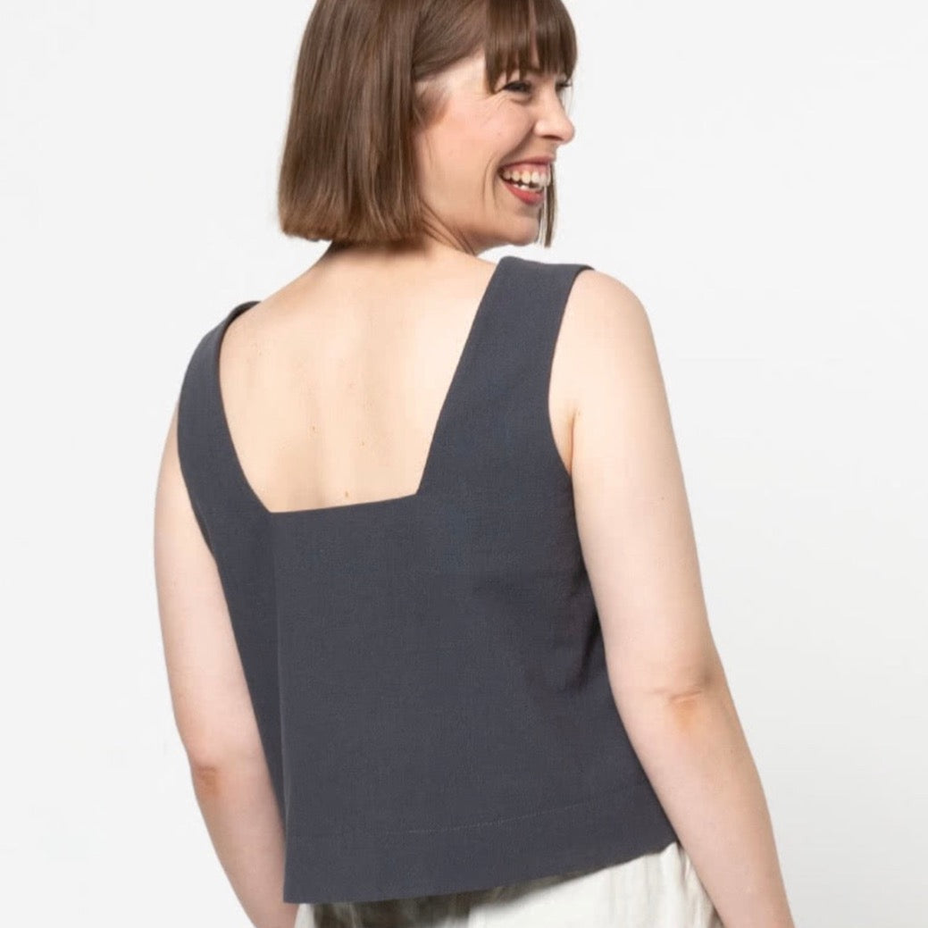 Style ARC - Byron Woven Top (Sizes 18 - 30) Sewing Pattern