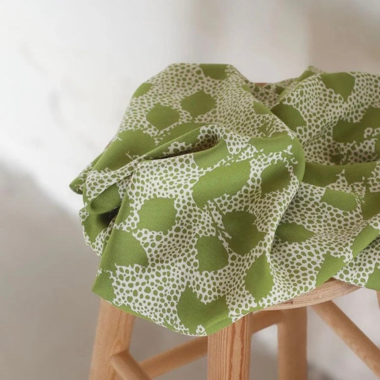 Meet MILK - Zelda Tea Green / Shell with ECOVERO™ Viscose fibres