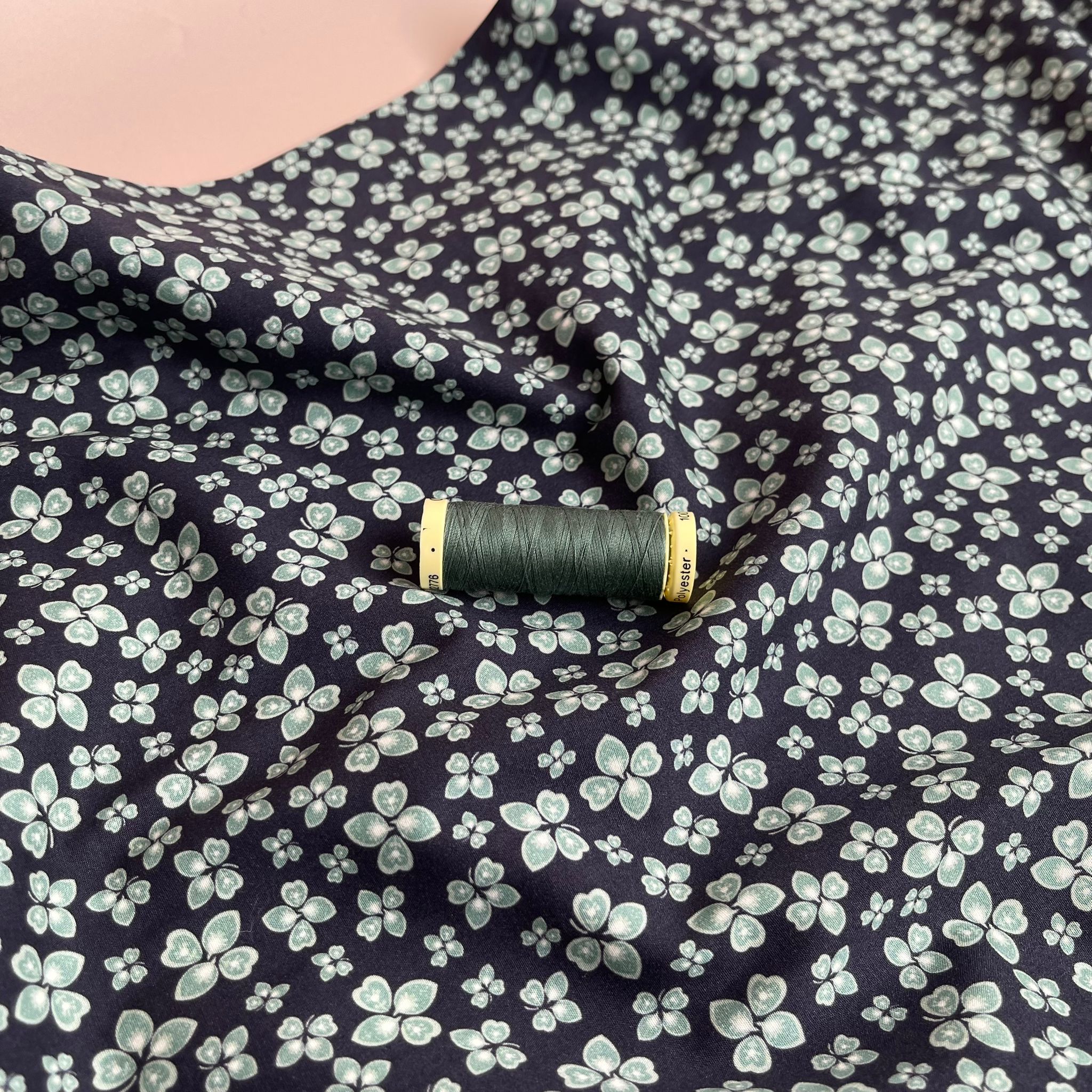 REMNANT 0.74 Metre - Deadstock Clovers Cotton Sateen Fabric