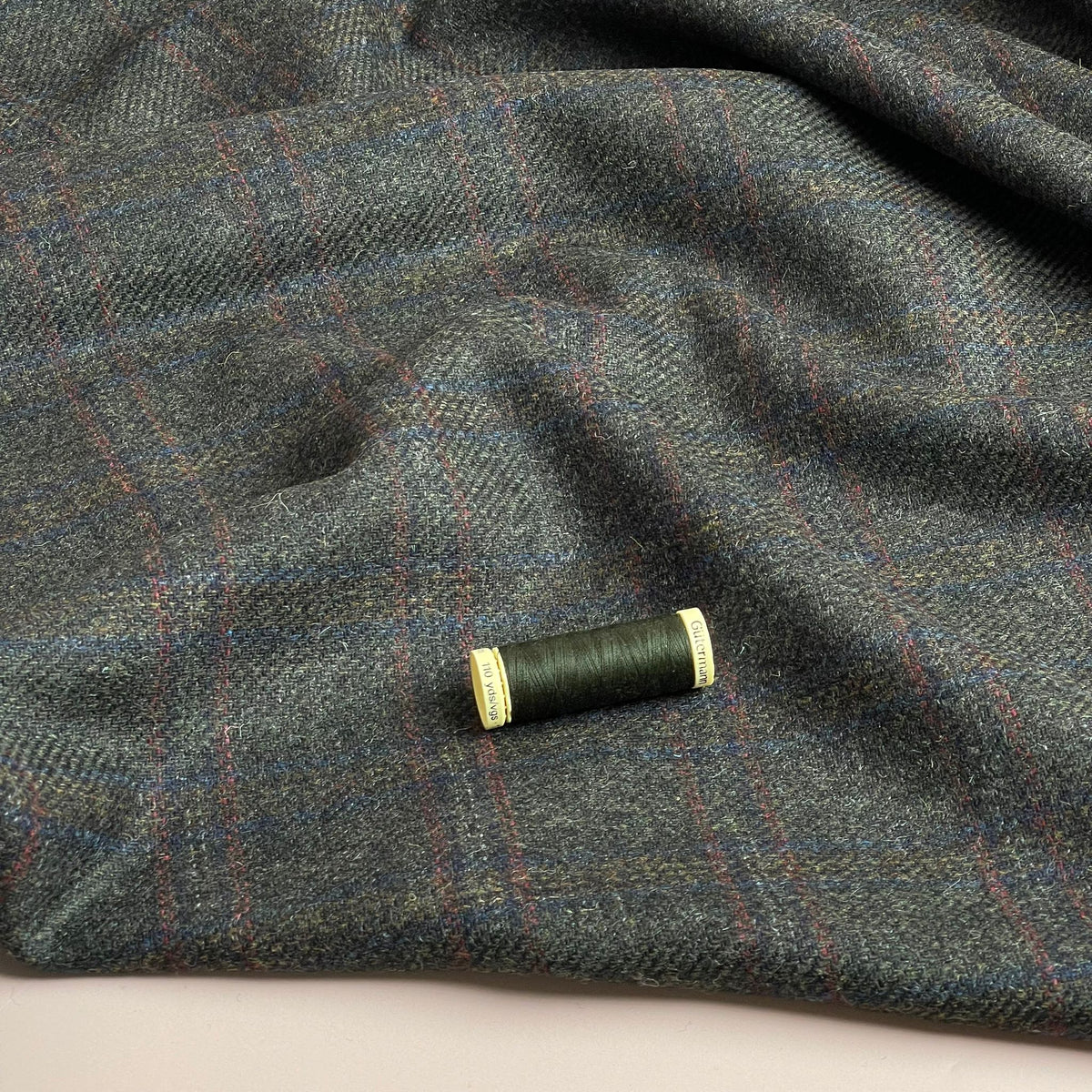 Deadstock Pure Wool Bottle Green Check Tweed Coating – Lamazi Fabrics
