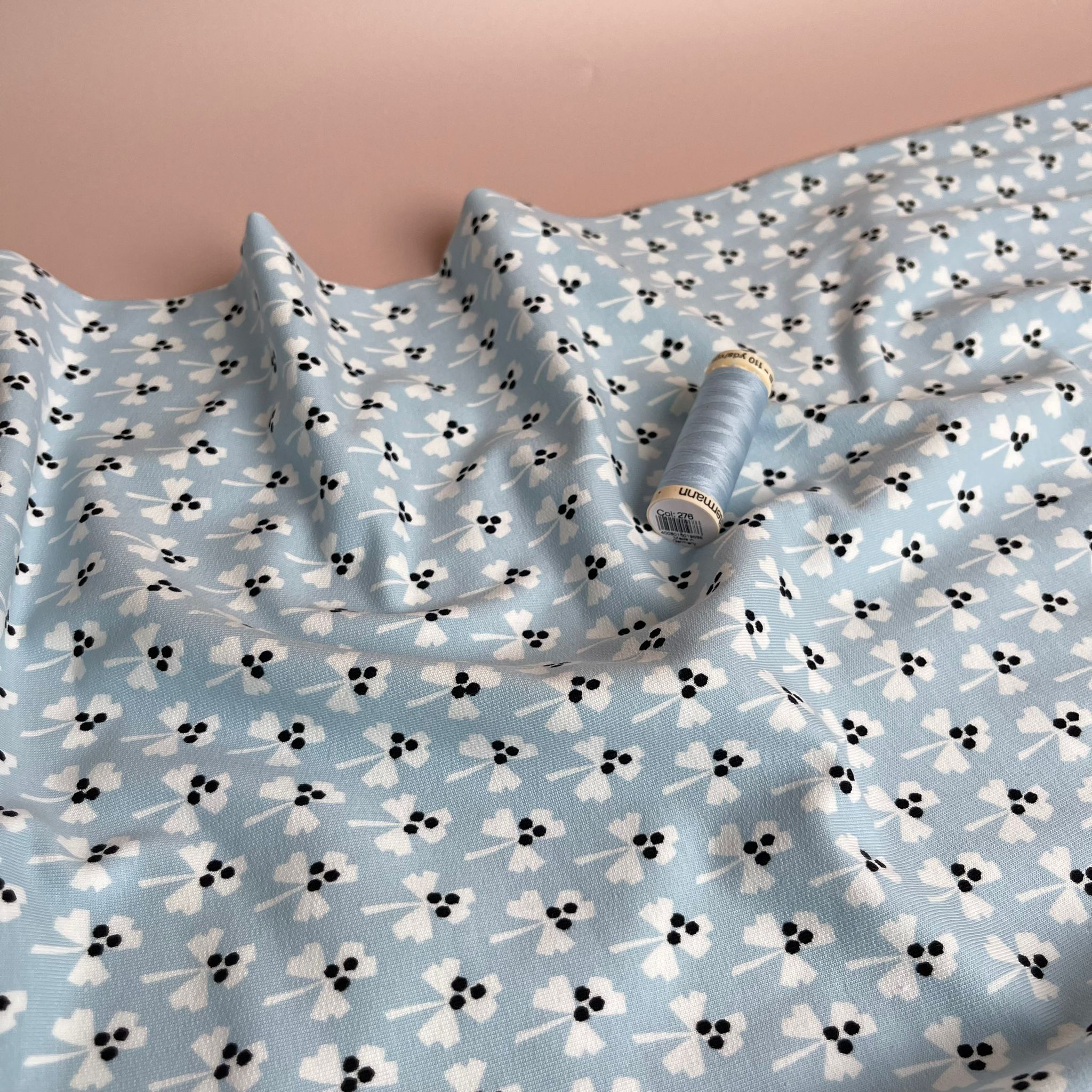 REMNANT 1.27 metres + free 14cm fault - Monochrome Clovers on Pale Blue Cotton French Terry