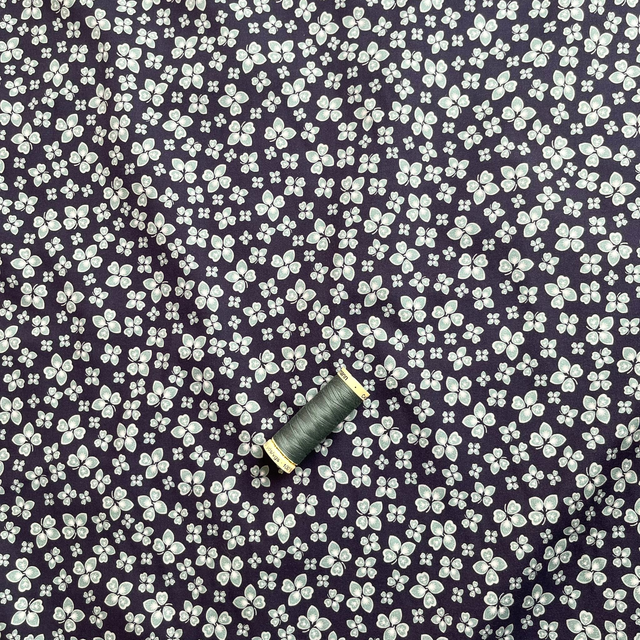 REMNANT 0.74 Metre - Deadstock Clovers Cotton Sateen Fabric