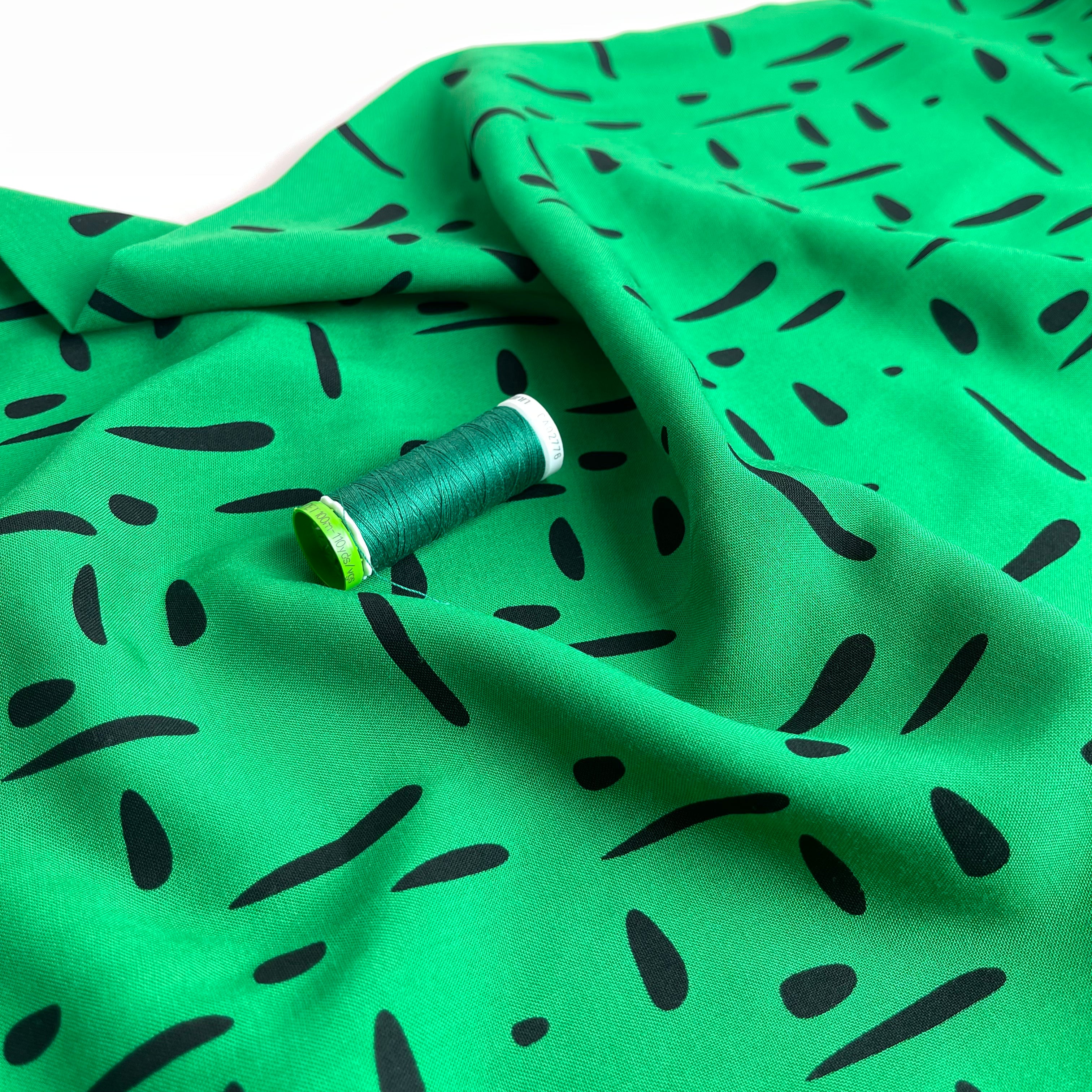 REMNANT 0.2 Metre - Fibre Mood Dashes and Dots Green ECOVERO™ Viscose