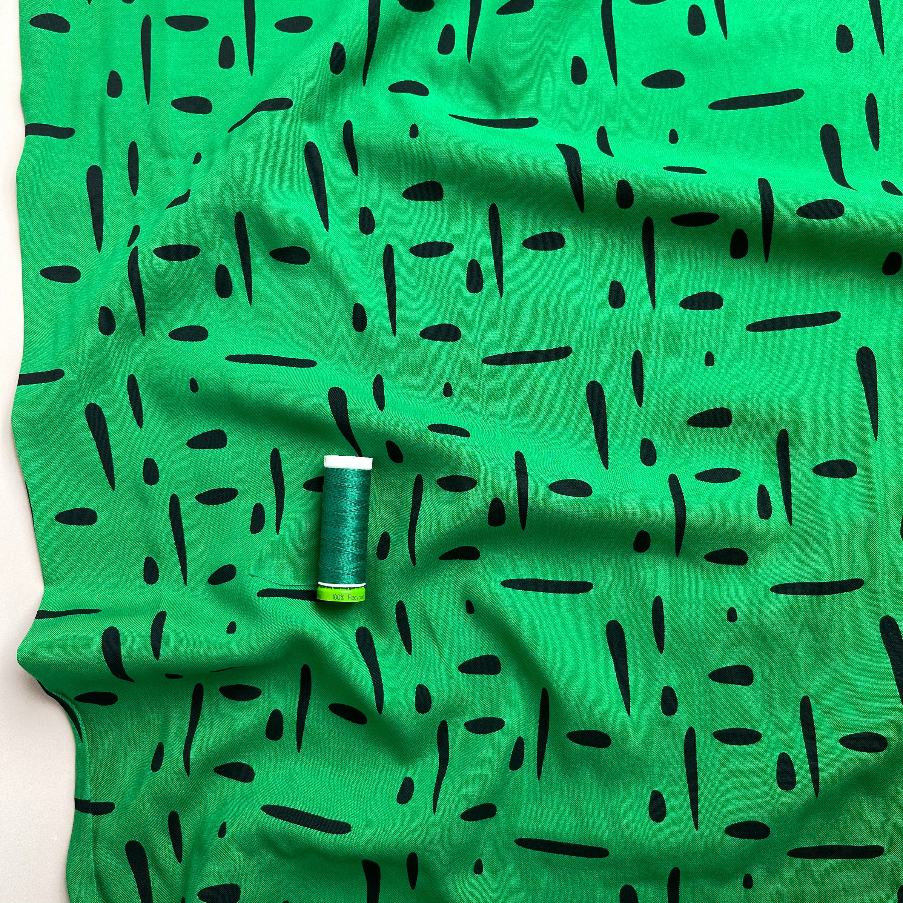 REMNANT 0.2 Metre - Fibre Mood Dashes and Dots Green ECOVERO™ Viscose