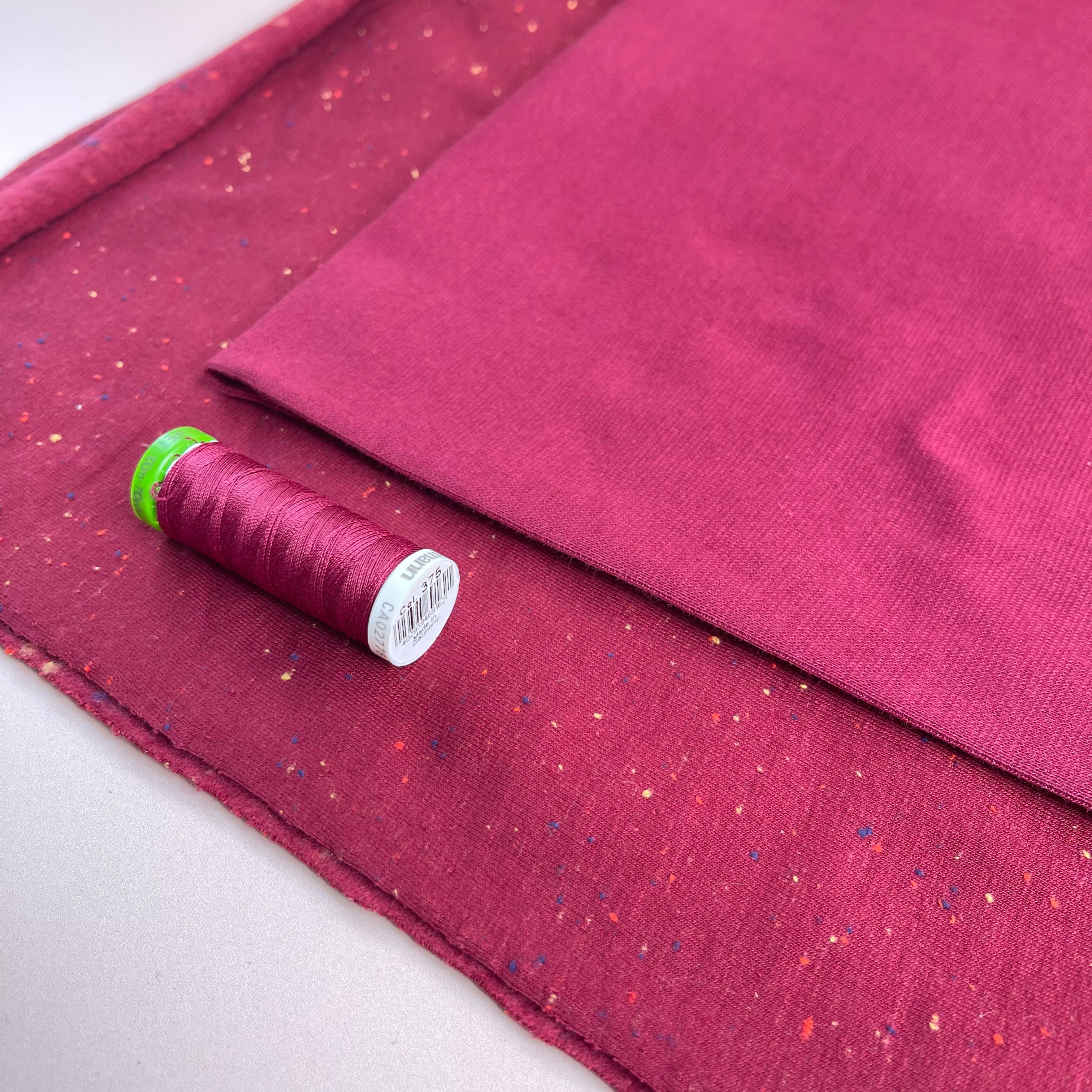 REMNANT 1.36 Metres - Cosy Colours in Berry with multi Flecks Sweat-Shirting