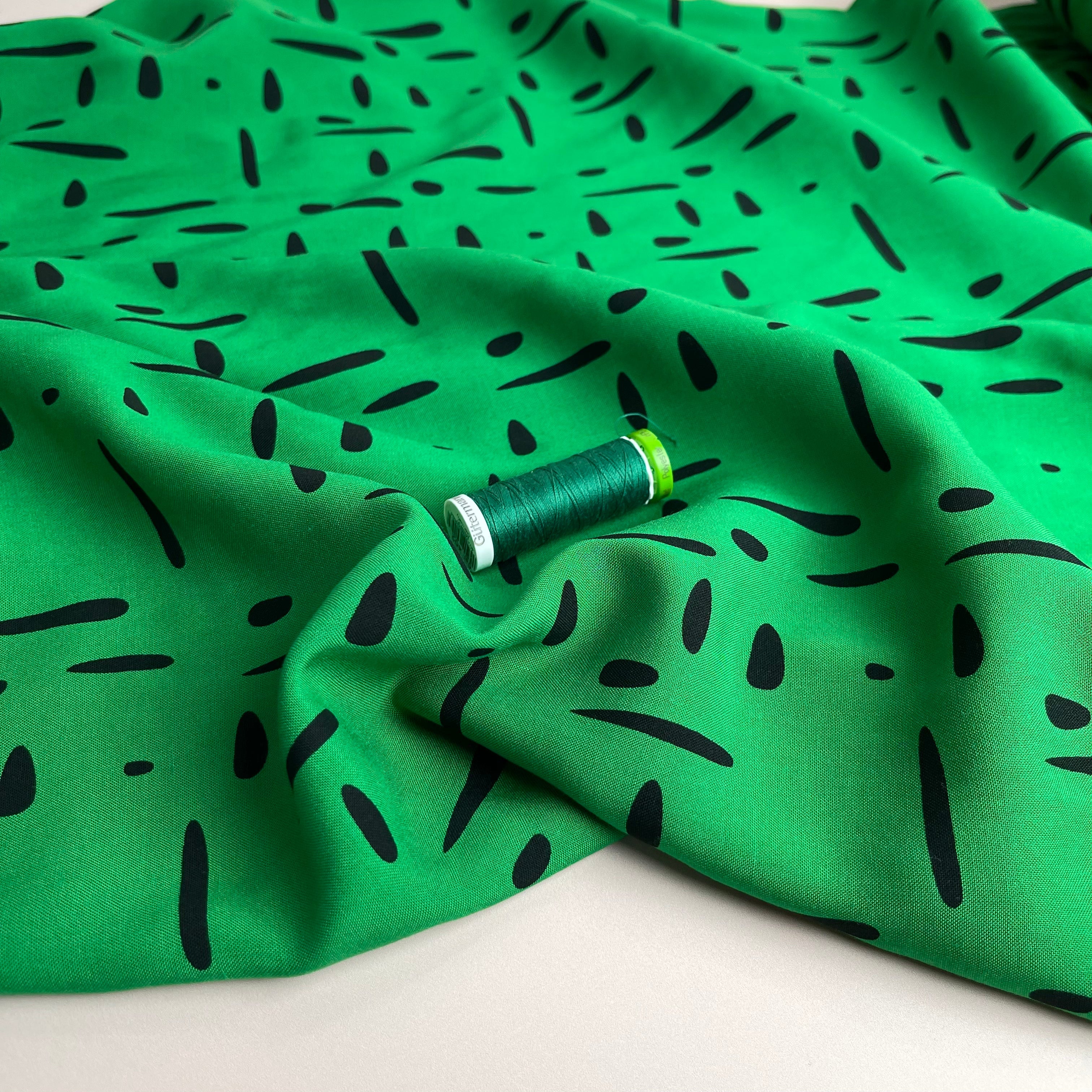 REMNANT 2.51 Metres - Fibre Mood Dashes and Dots Green ECOVERO™ Viscose