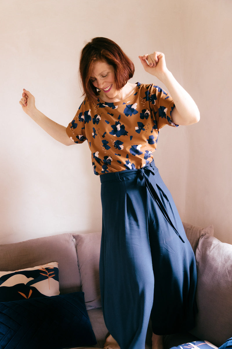 Églantine & Zoé - Anemone in Camel Organic Cotton Jersey