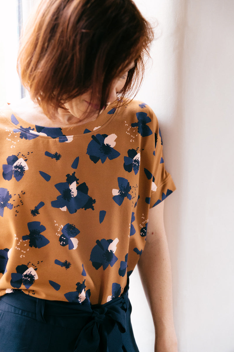 Églantine & Zoé - Anemone in Camel Organic Cotton Jersey