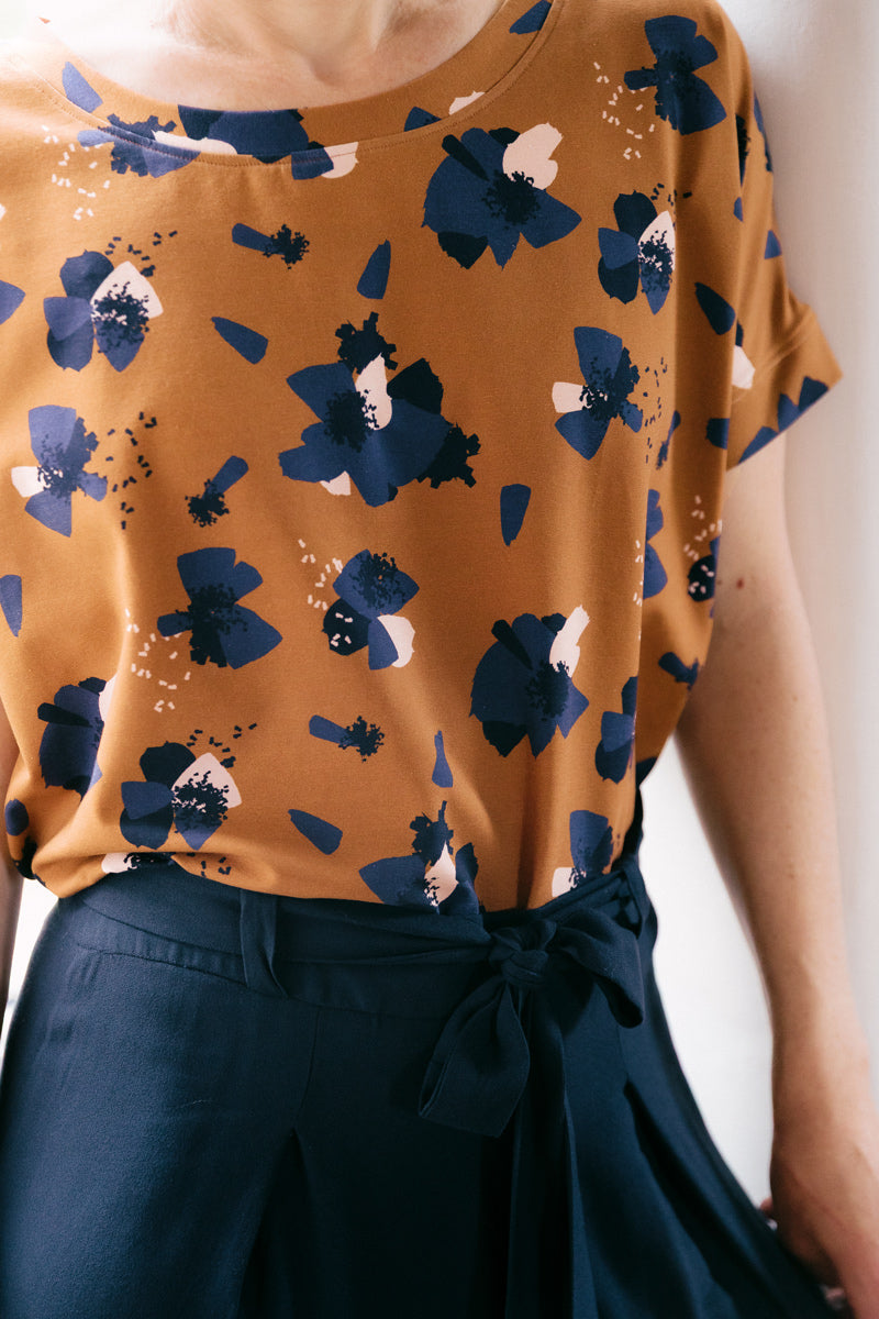 Églantine & Zoé - Anemone in Camel Organic Cotton Jersey