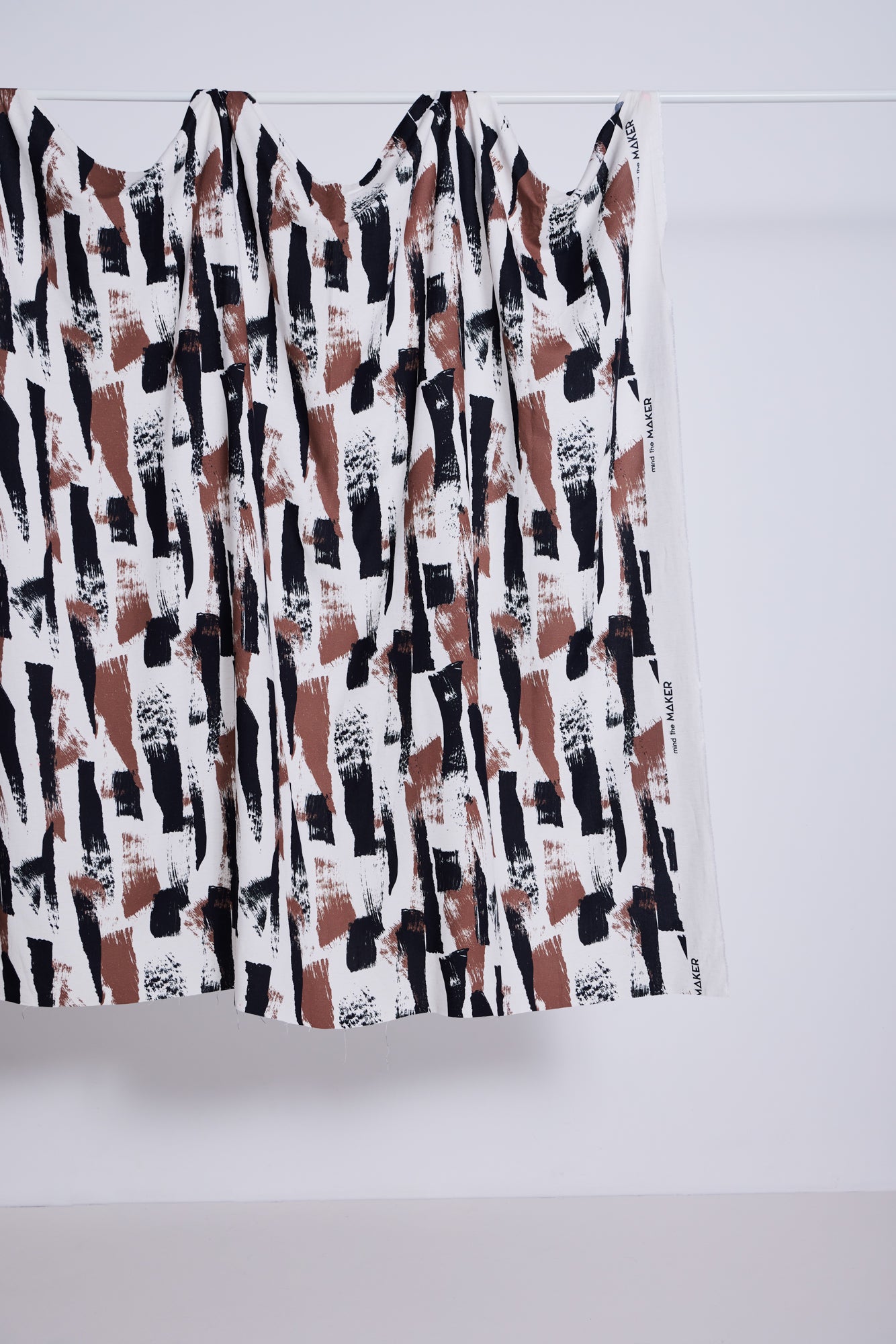 REMNANT 1.34 Metres - Mind The MAKER - Oda Brush Viscose Linen Noil in Black & Old Rose