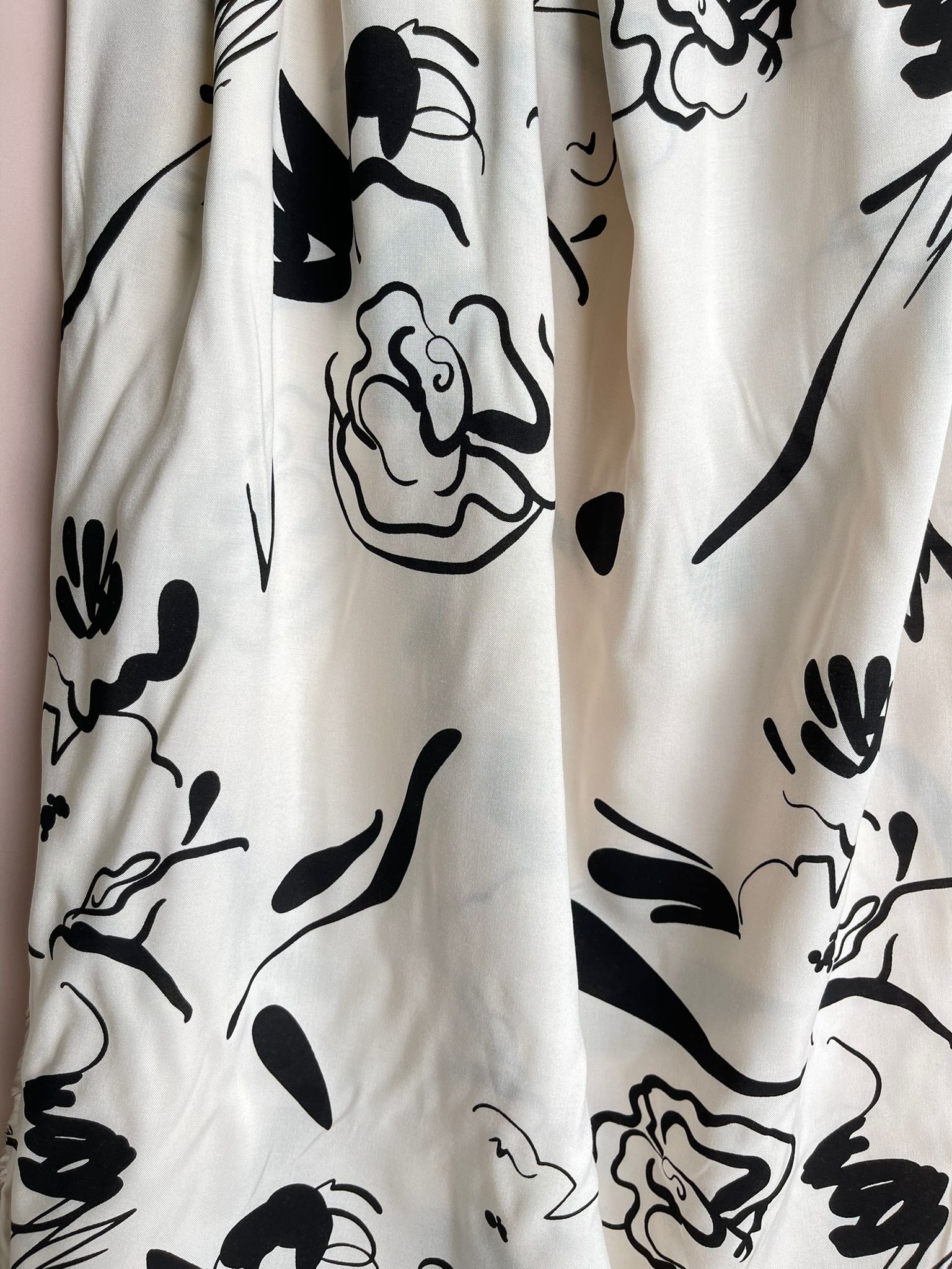 Fibre Mood Floral Outline on White ECOVERO™ Viscose