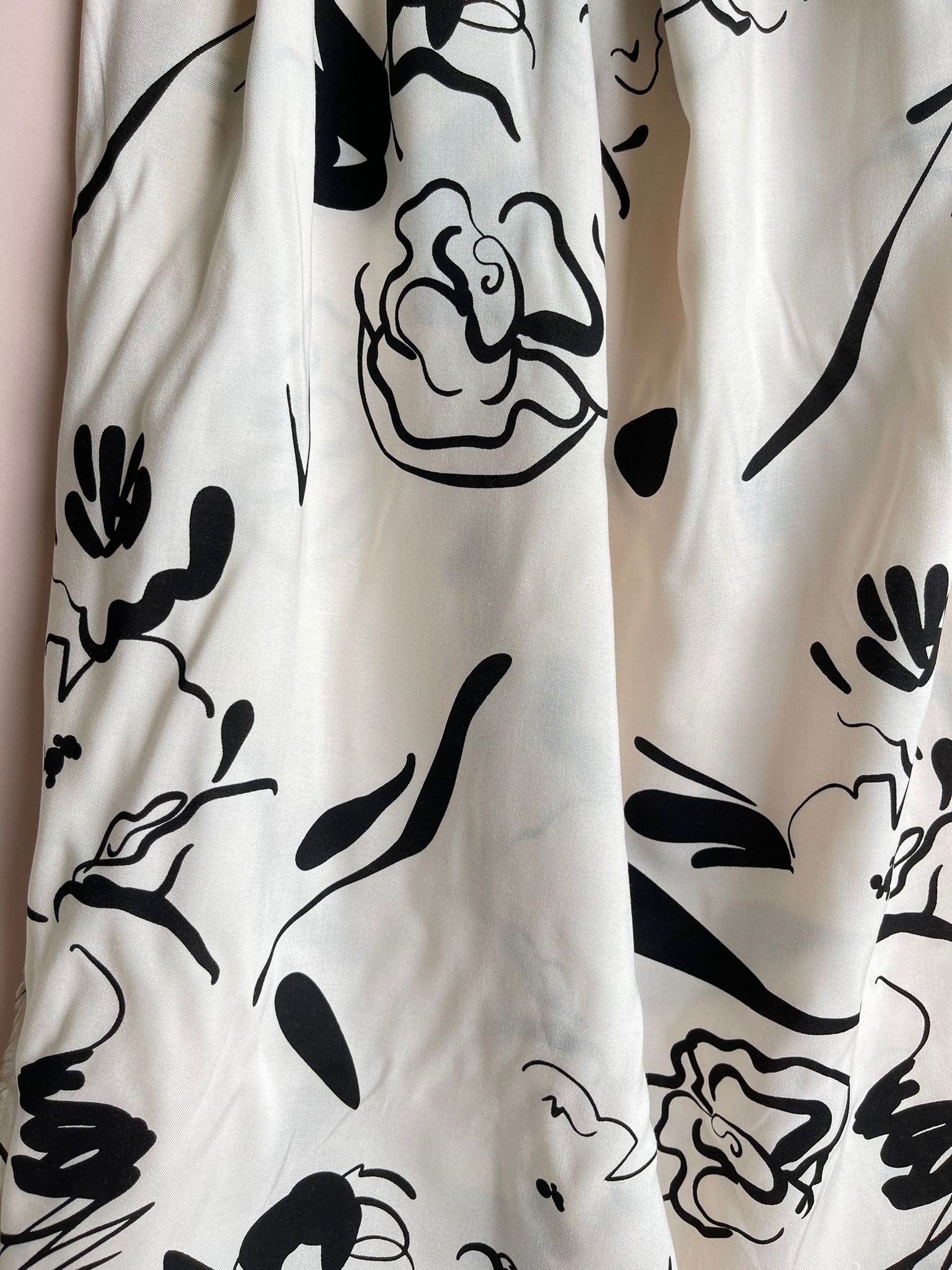 Fibre Mood Floral Outline on White ECOVERO™ Viscose