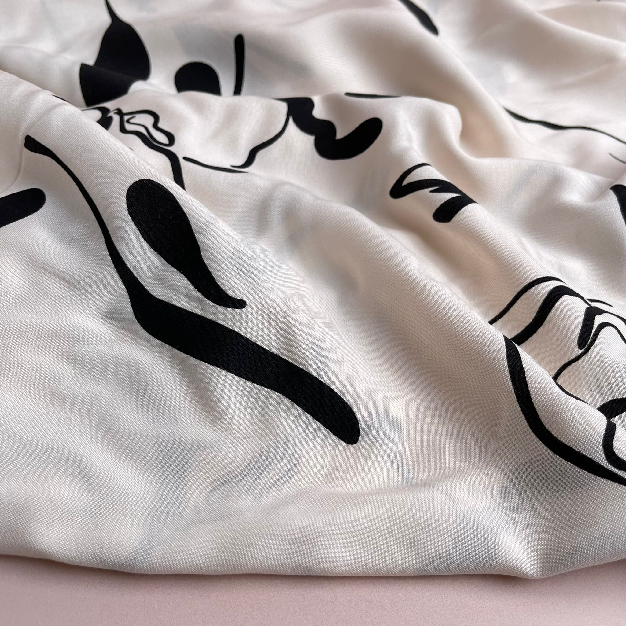 Fibre Mood Floral Outline on White ECOVERO™ Viscose