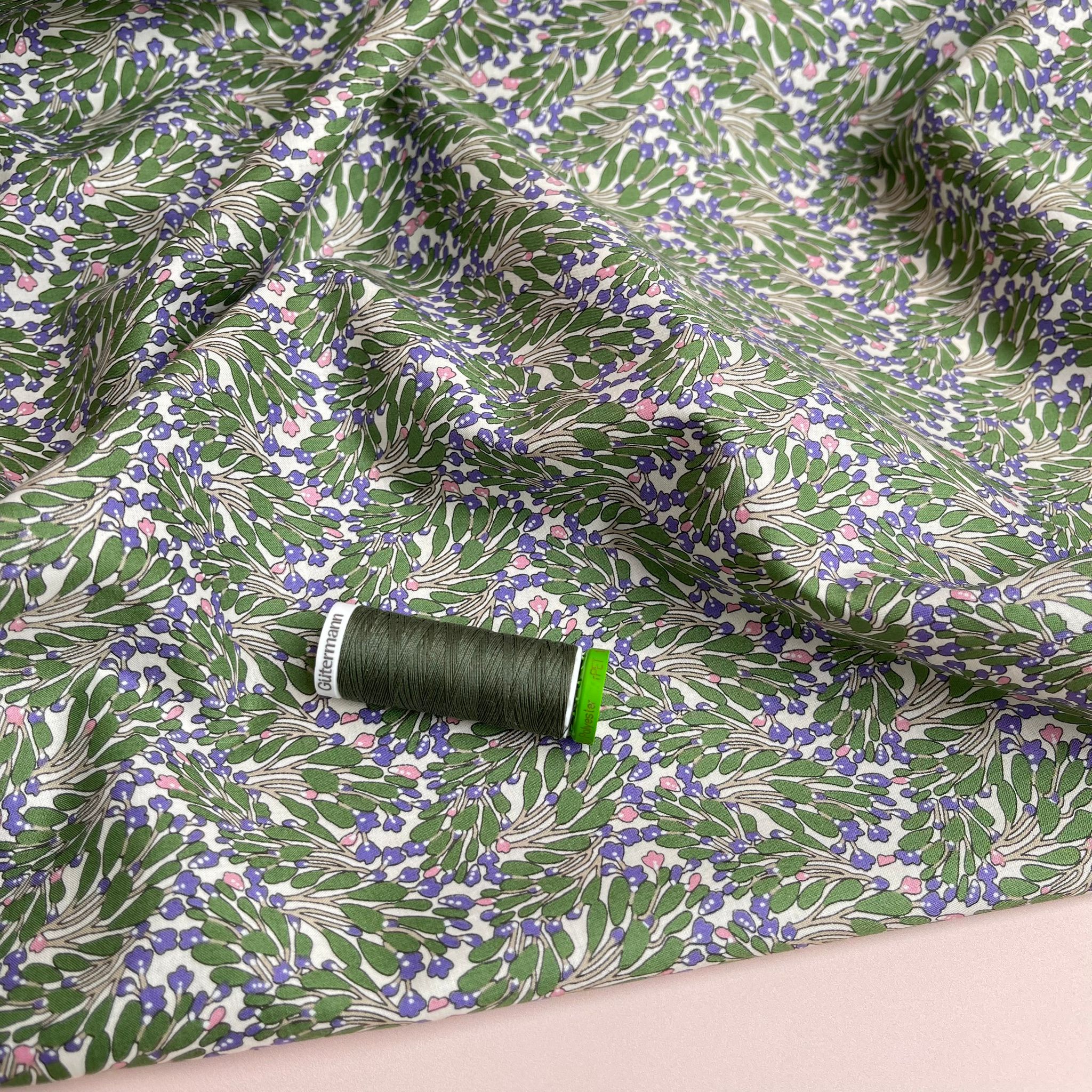 REMNANT 2.10 metres - Graphic Seaweed Green Cotton Lawn Fabric
