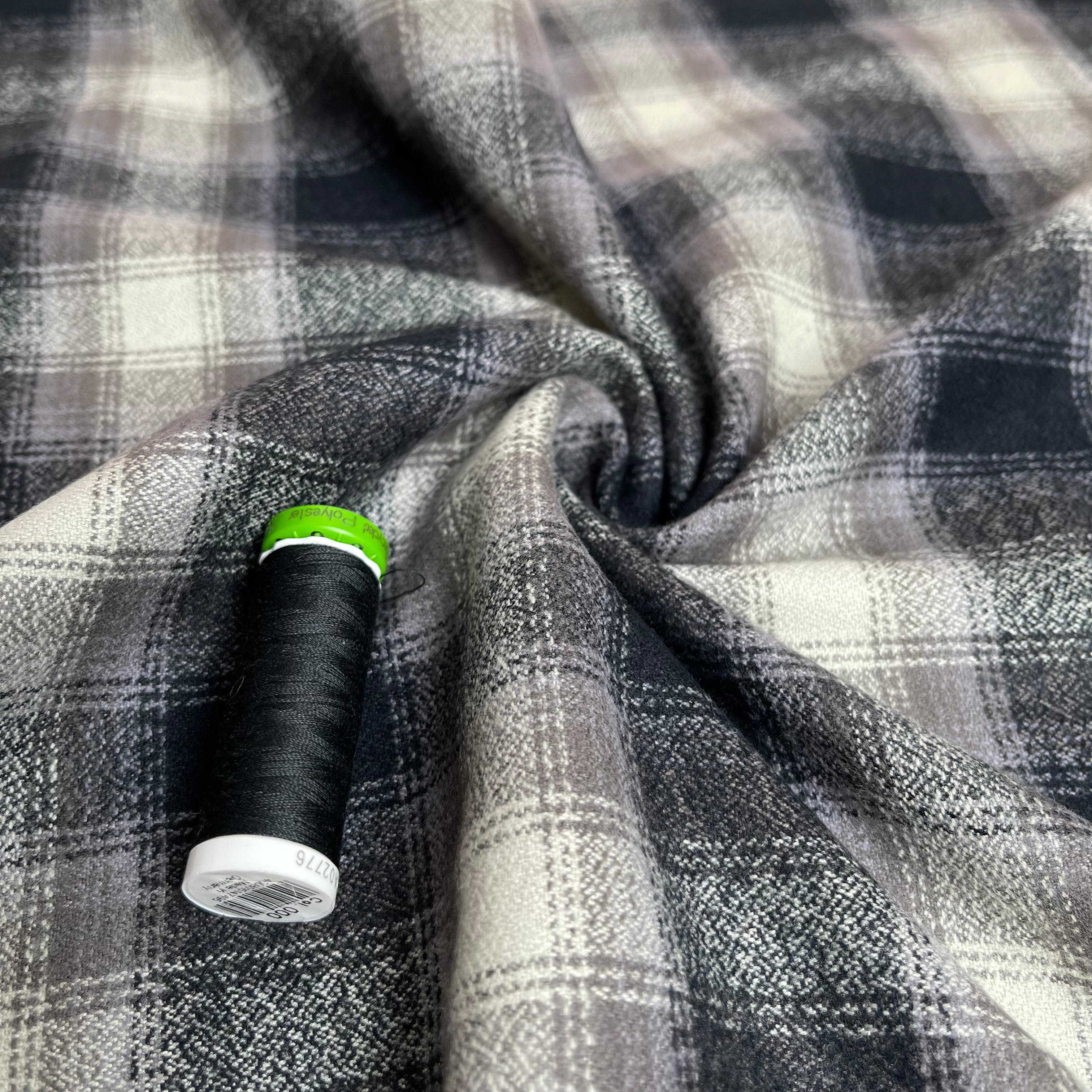 REMNANT 1.2 Metres - Grey Mammoth Cotton Flannel