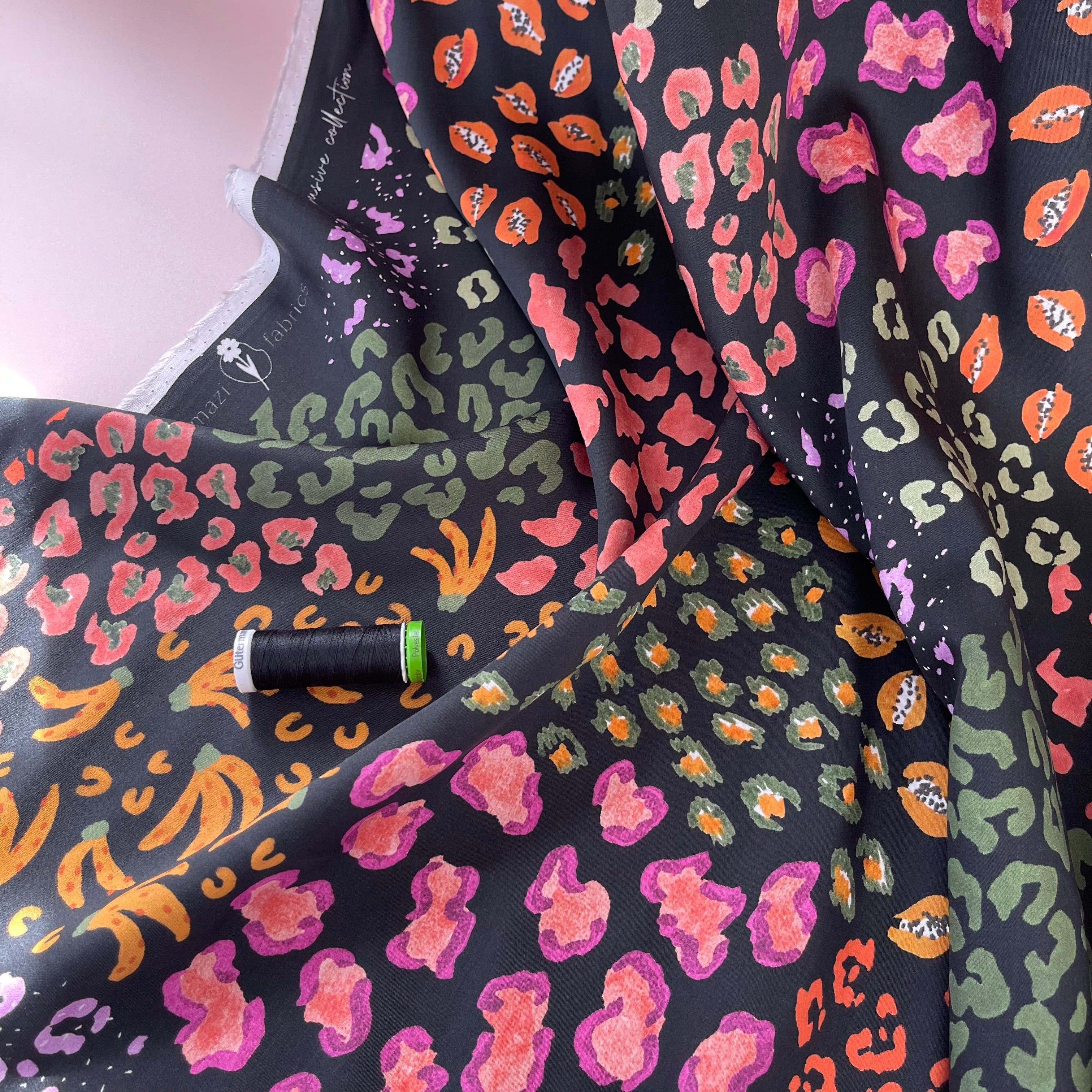 Garden of Dreams - Utopia Sateen with TENCEL™ Lyocell Fibres