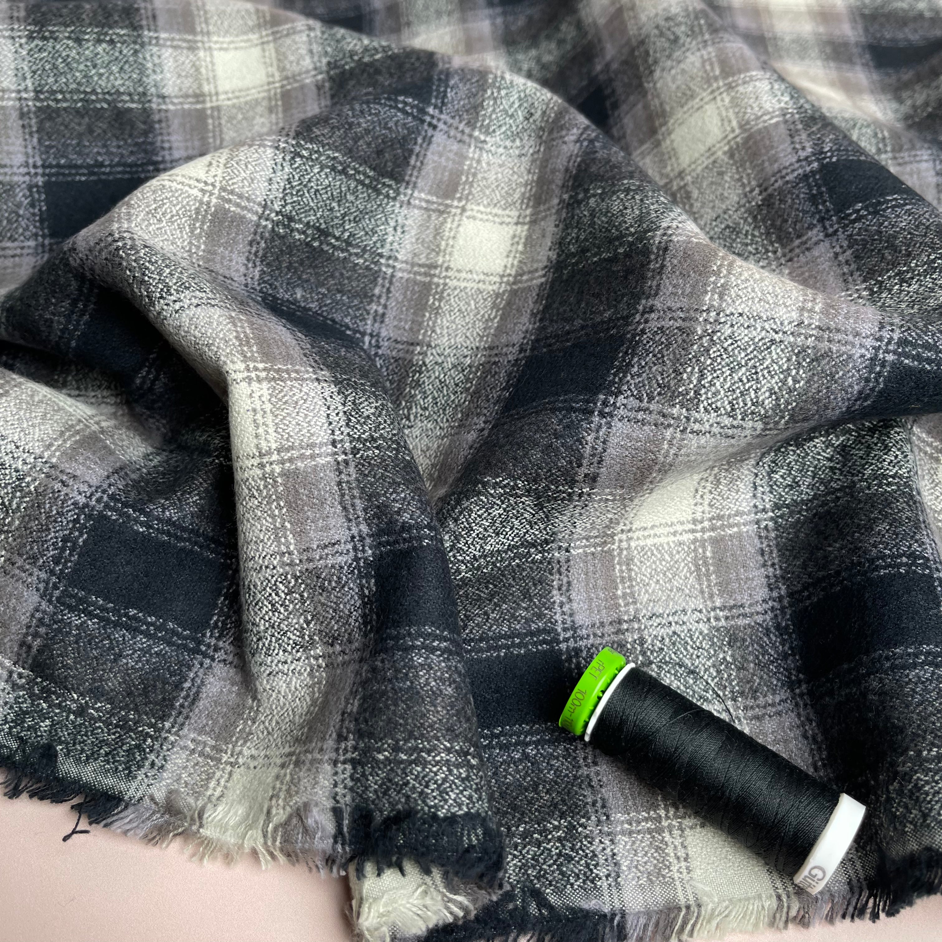 REMNANT 1.2 Metres - Grey Mammoth Cotton Flannel