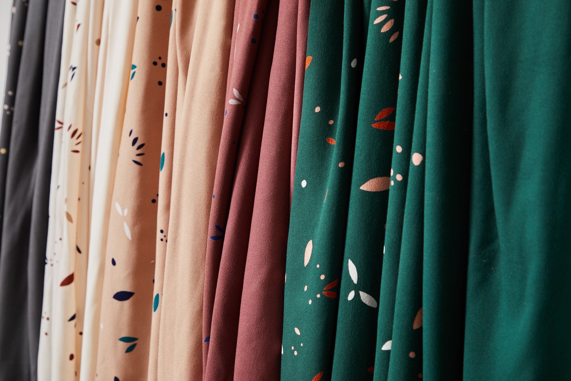 Mind The MAKER - Petals Rose ECOVERO™ Vera Crepe Fabric