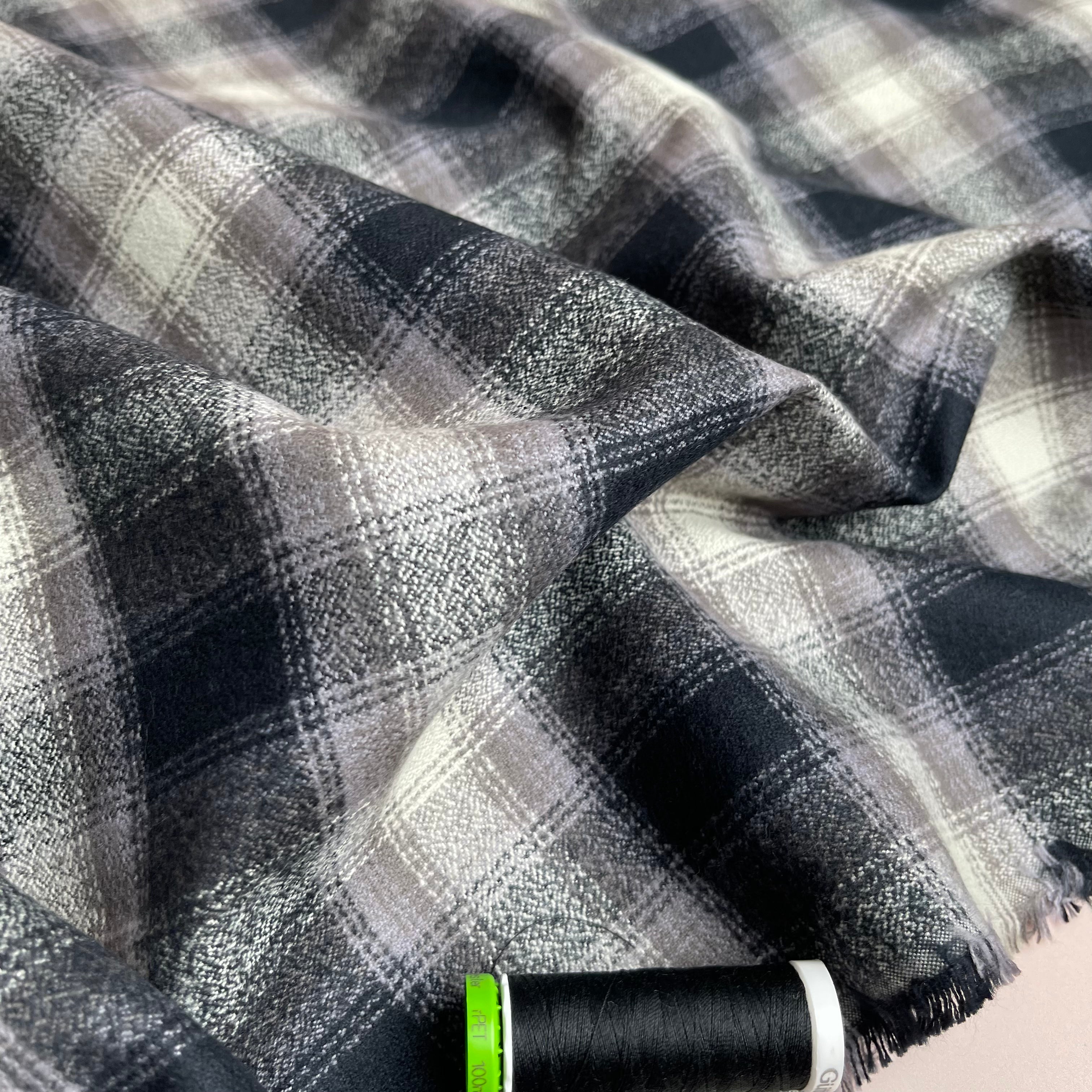 REMNANT 1.2 Metres - Grey Mammoth Cotton Flannel