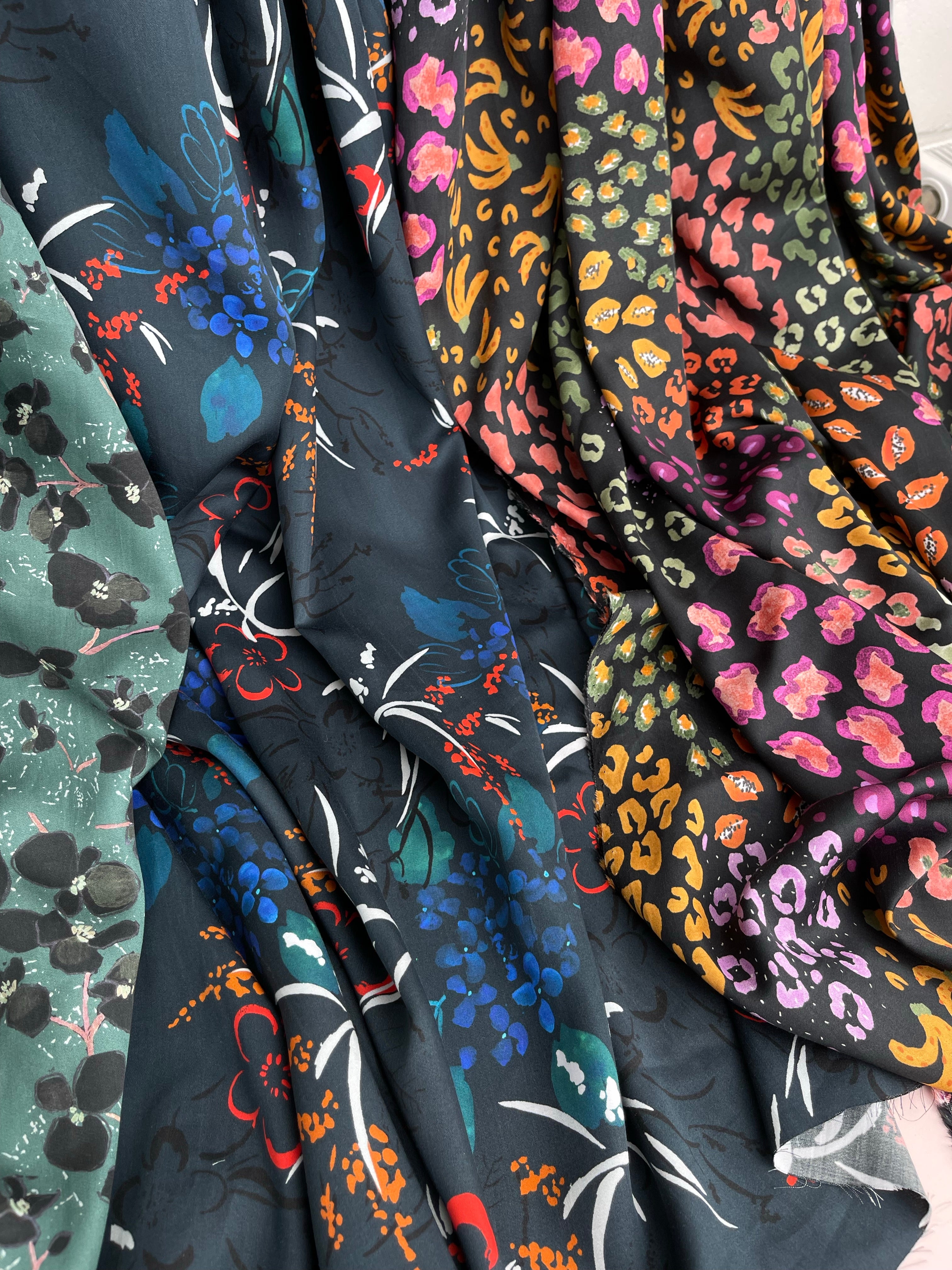 Garden of Dreams - Midnight Blooms Sateen with TENCEL™ Lyocell Fibres