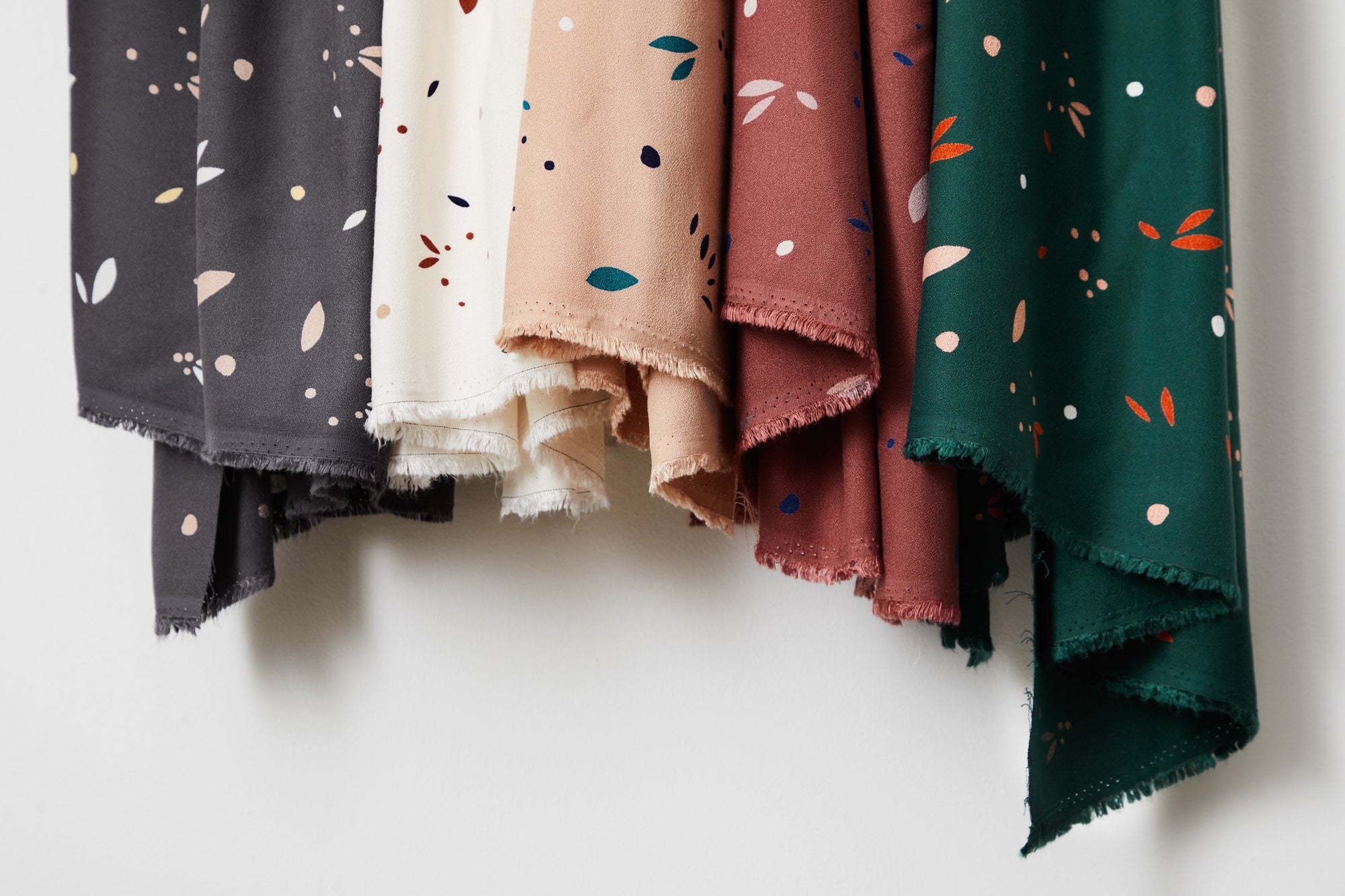 Mind The MAKER - Petals Rose ECOVERO™ Vera Crepe Fabric