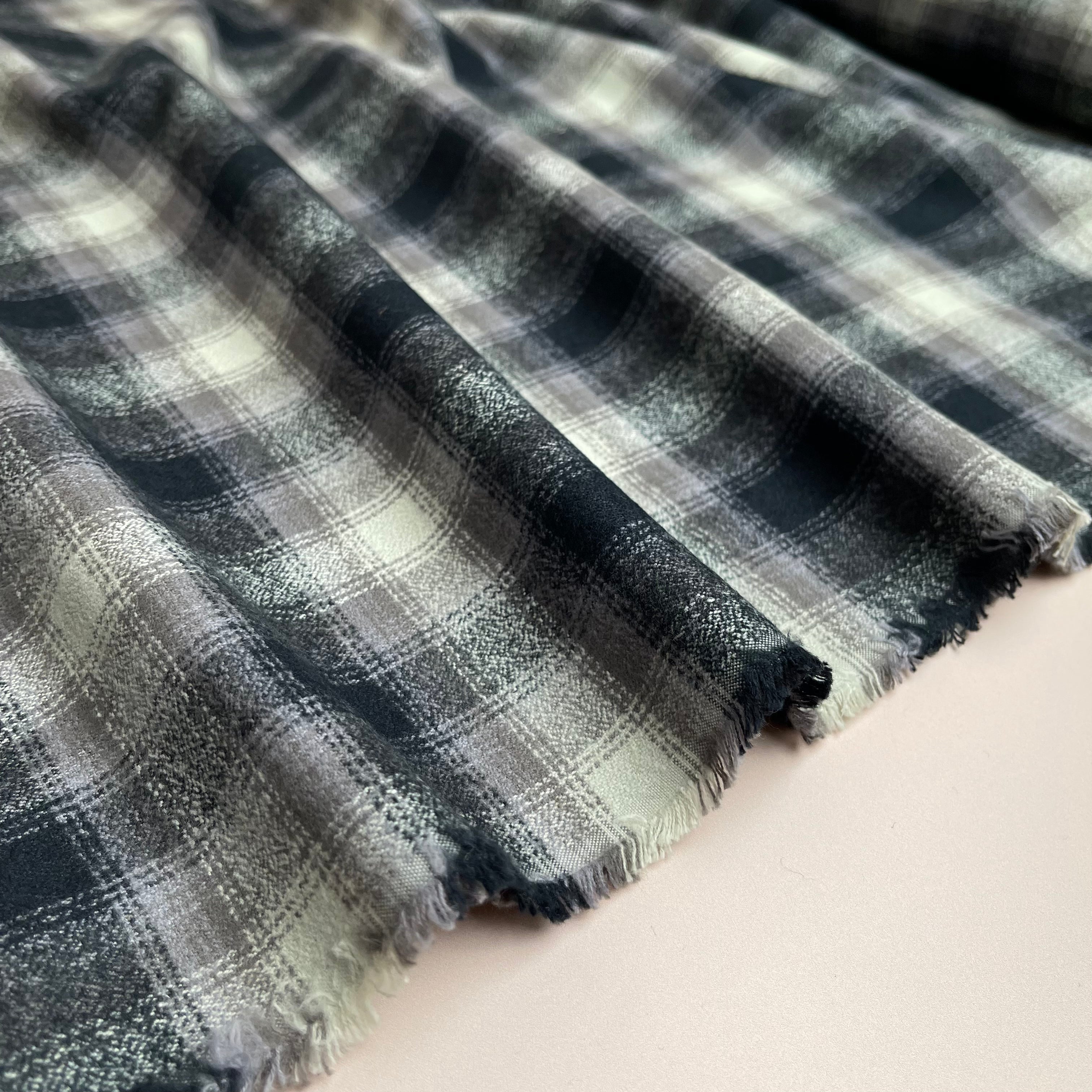 REMNANT 1.2 Metres - Grey Mammoth Cotton Flannel