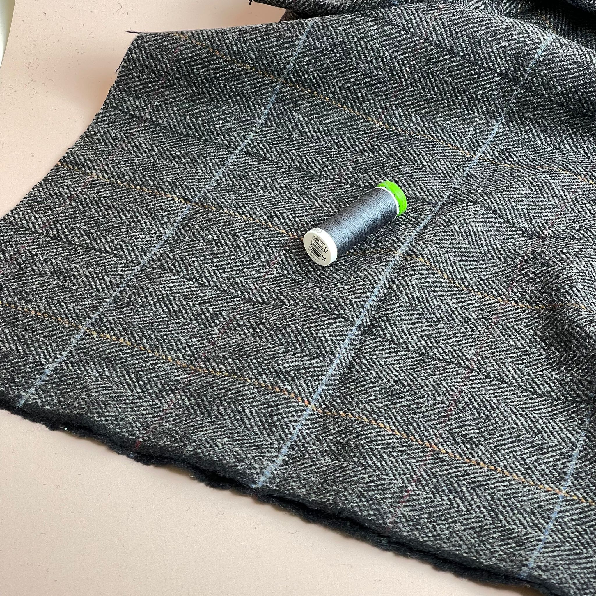 Deadstock Herringbone Check on Grey Soft Wool Tweed Coating