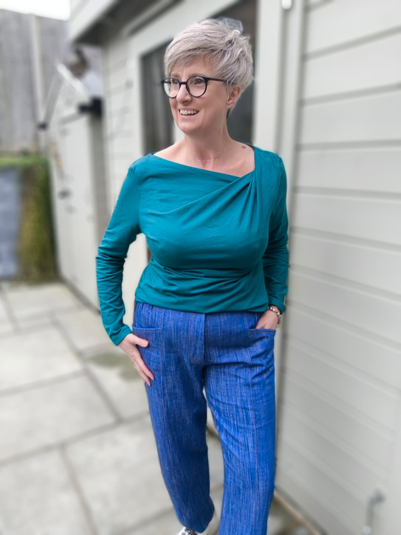 Make an Outift Sewing Kit - The CANYON Top in Vintage Linen & HUSSARD Jeans in Cousette Denim