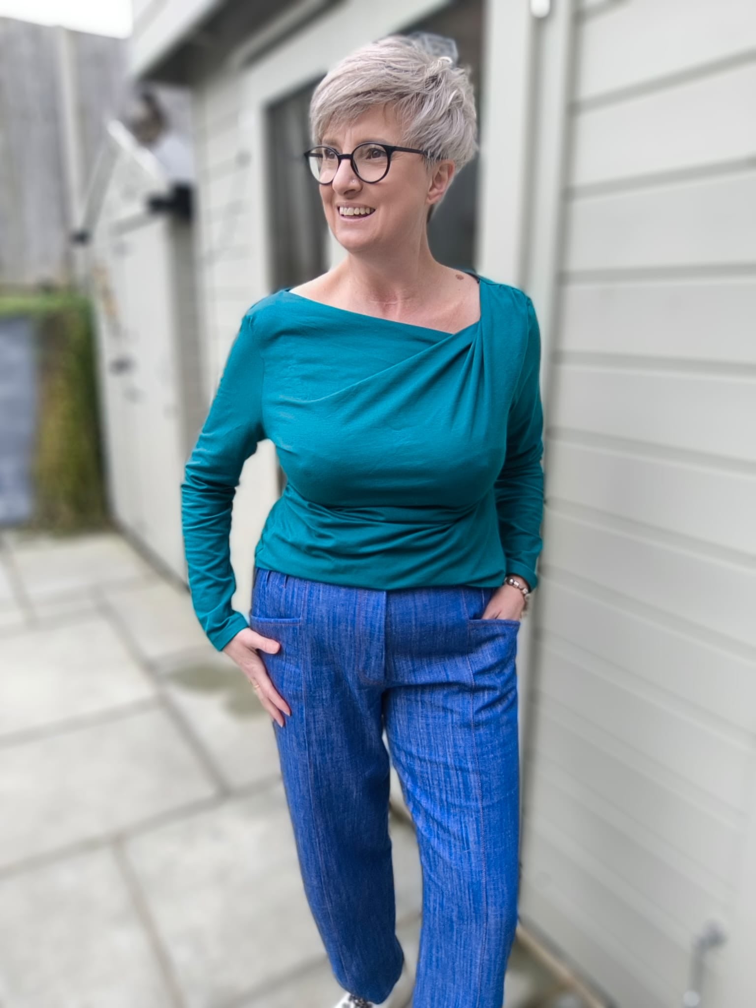 Make an Outift Sewing Kit - The CANYON Top in Vintage Linen & HUSSARD Jeans in Cousette Denim
