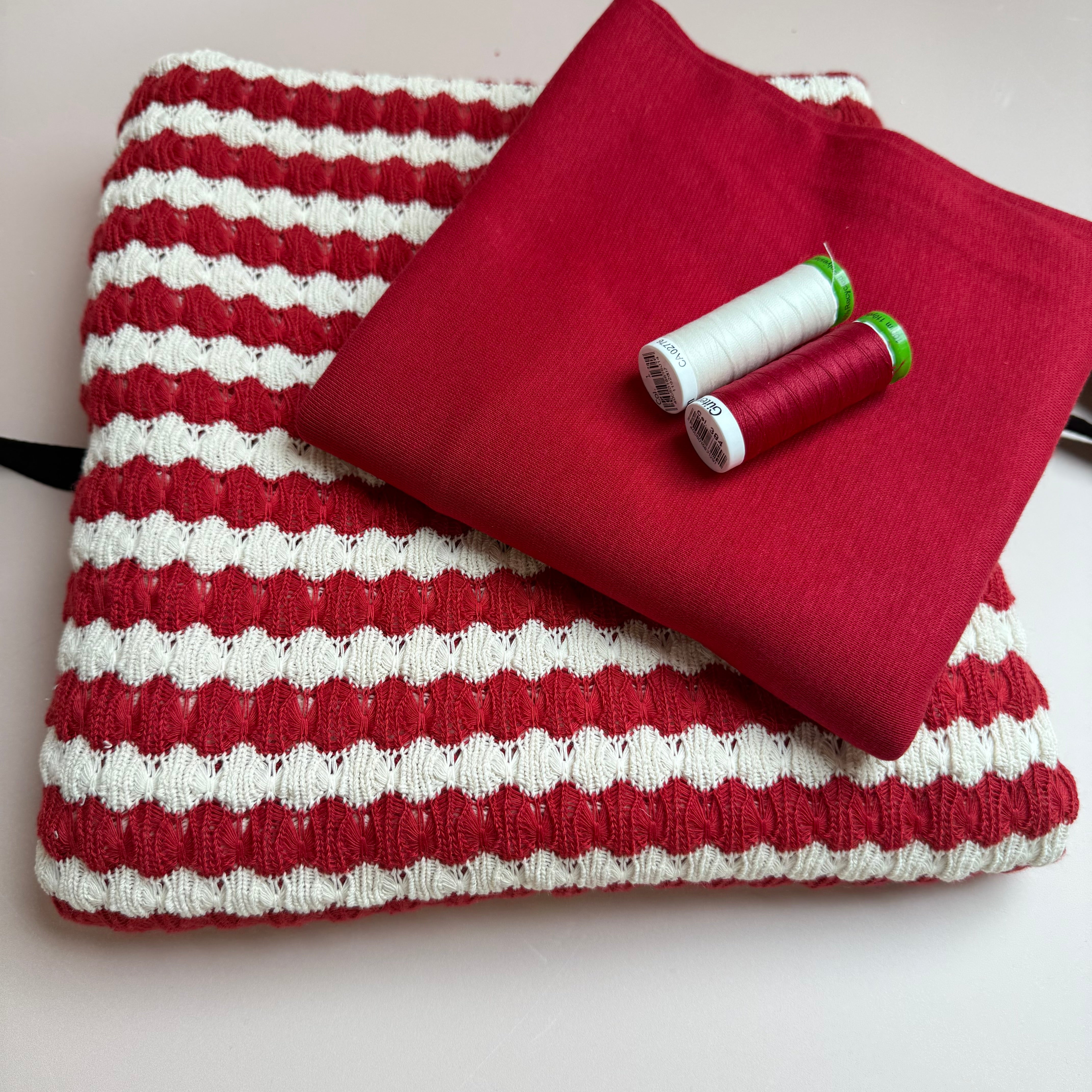 Make an Outfit Colour Bundles & Sewing Kit- Arielle Top in Summer Knitted Jacquard Red & Matching Ribbing