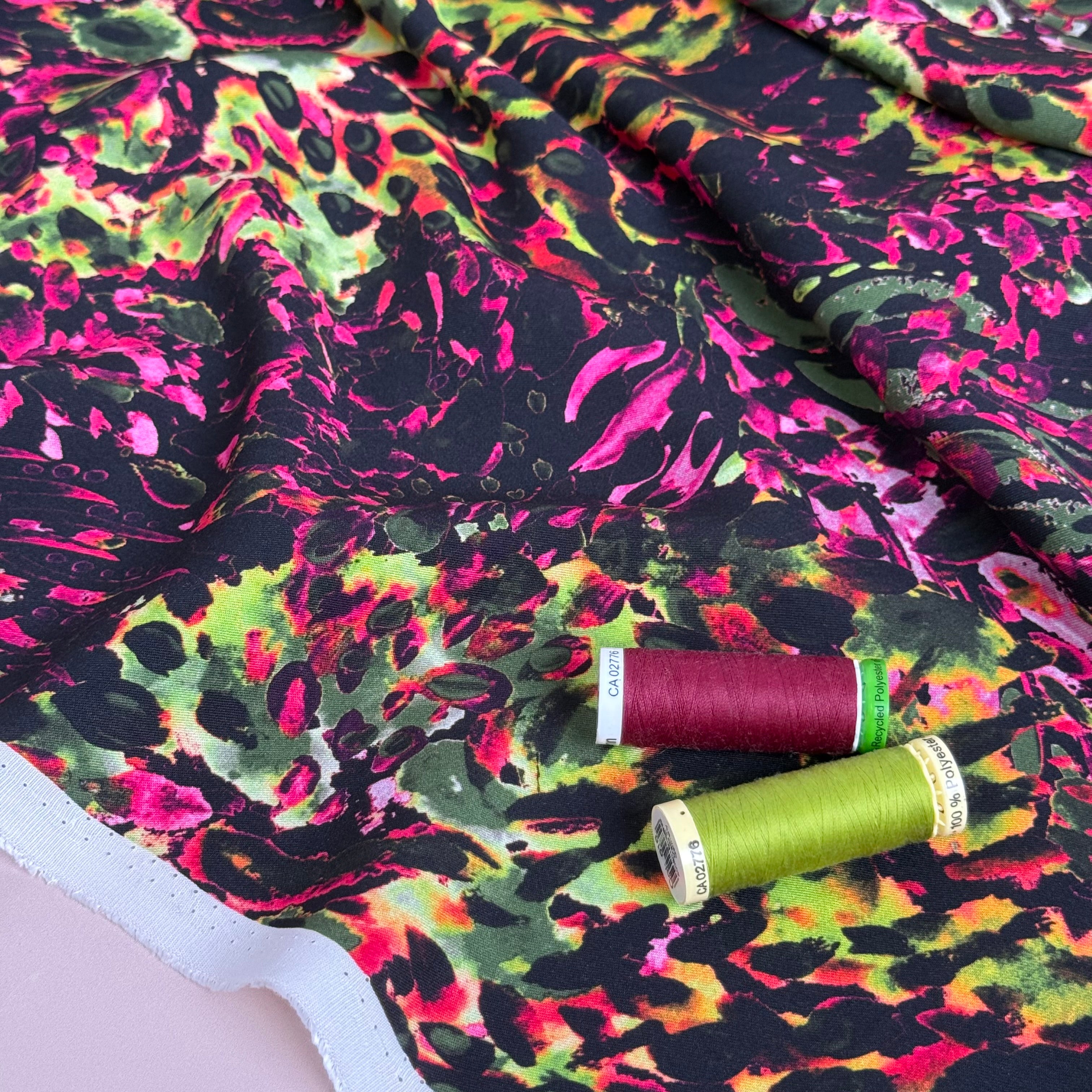 Scattered Abstract Flowers Viscose Twill with LENZING™ ECOVERO™ fibres