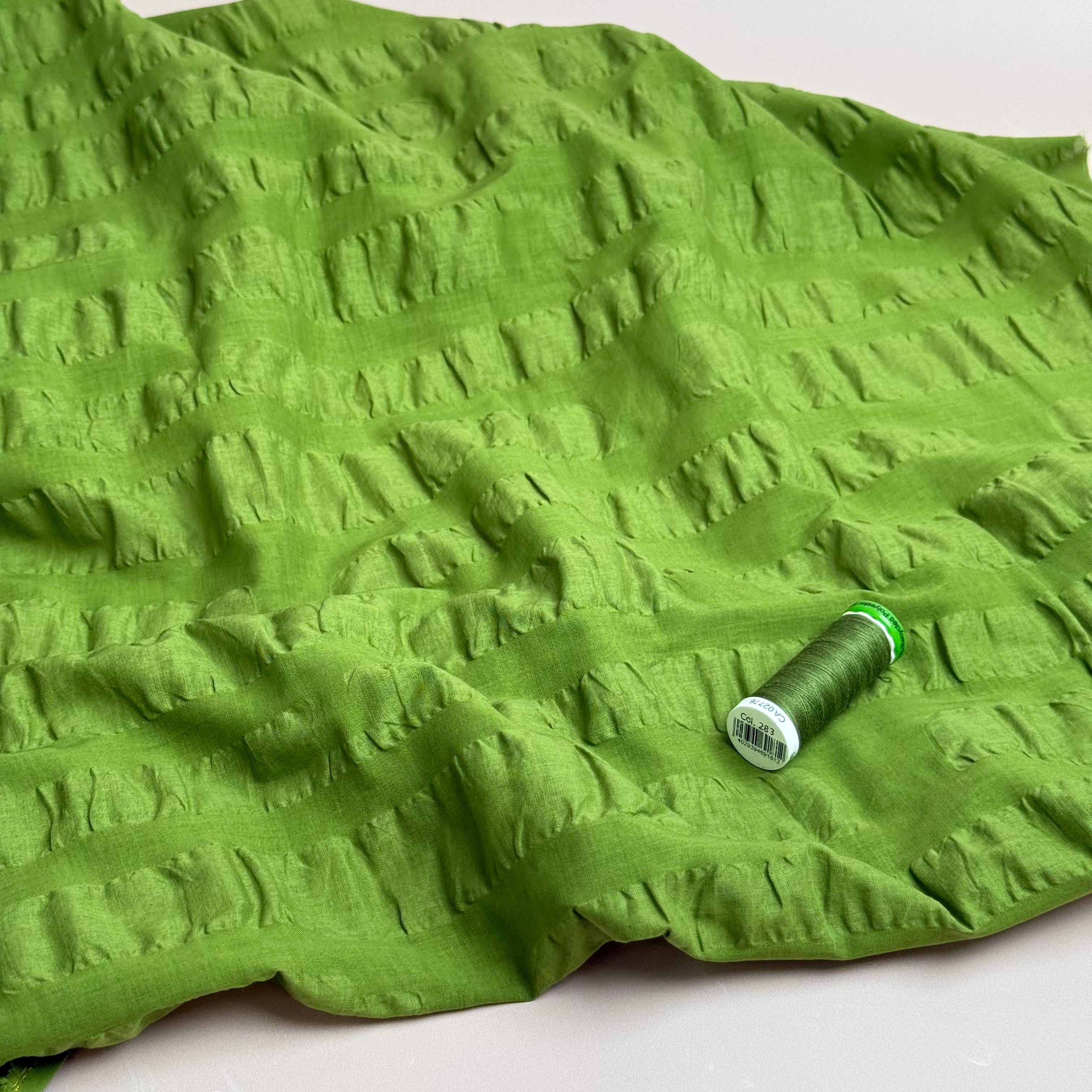 Kokka - Textured Waffle Stripes Ripple Cotton Lawn in Grass Green