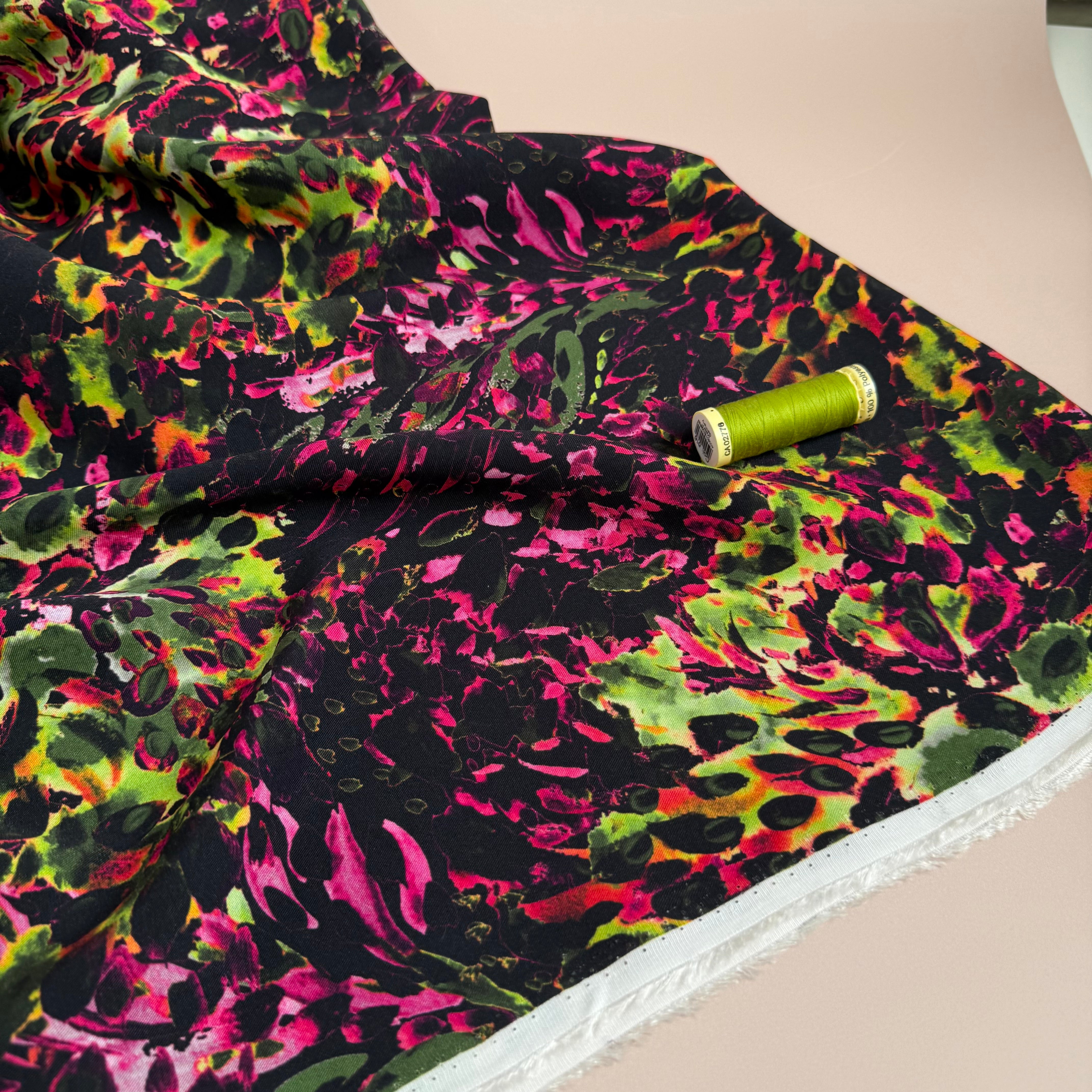 Scattered Abstract Flowers Viscose Twill with LENZING™ ECOVERO™ fibres