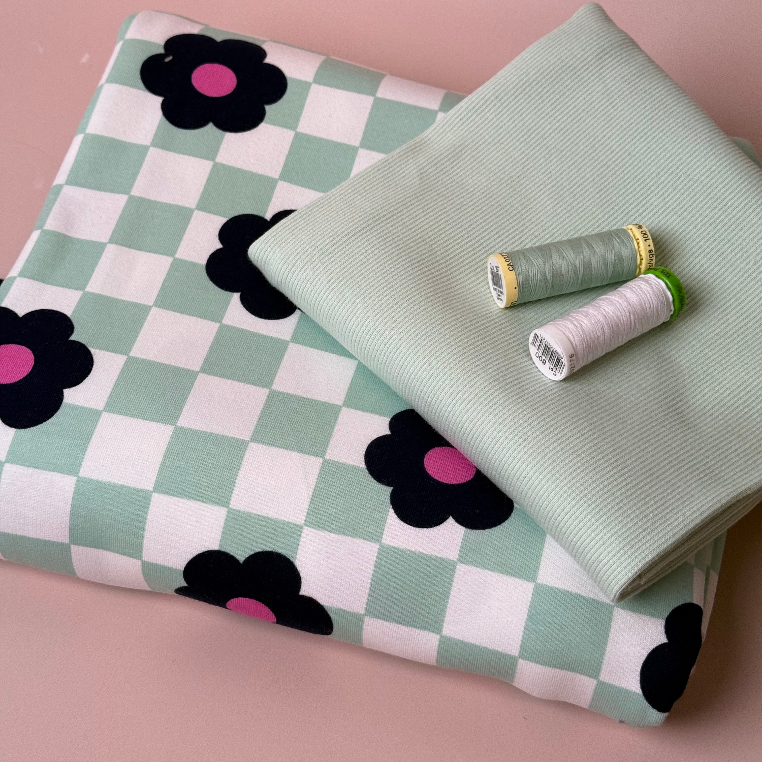 Colour Bundles - Gingham Flowers Green Sweatshirt & Ribbing