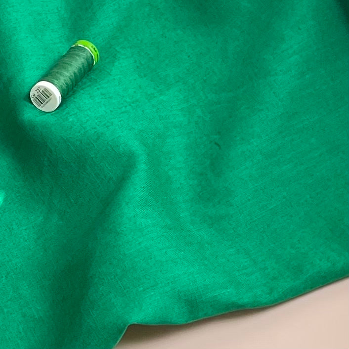 Breeze LIGHT Jolly Green - Enzyme Washed Linen Fabric